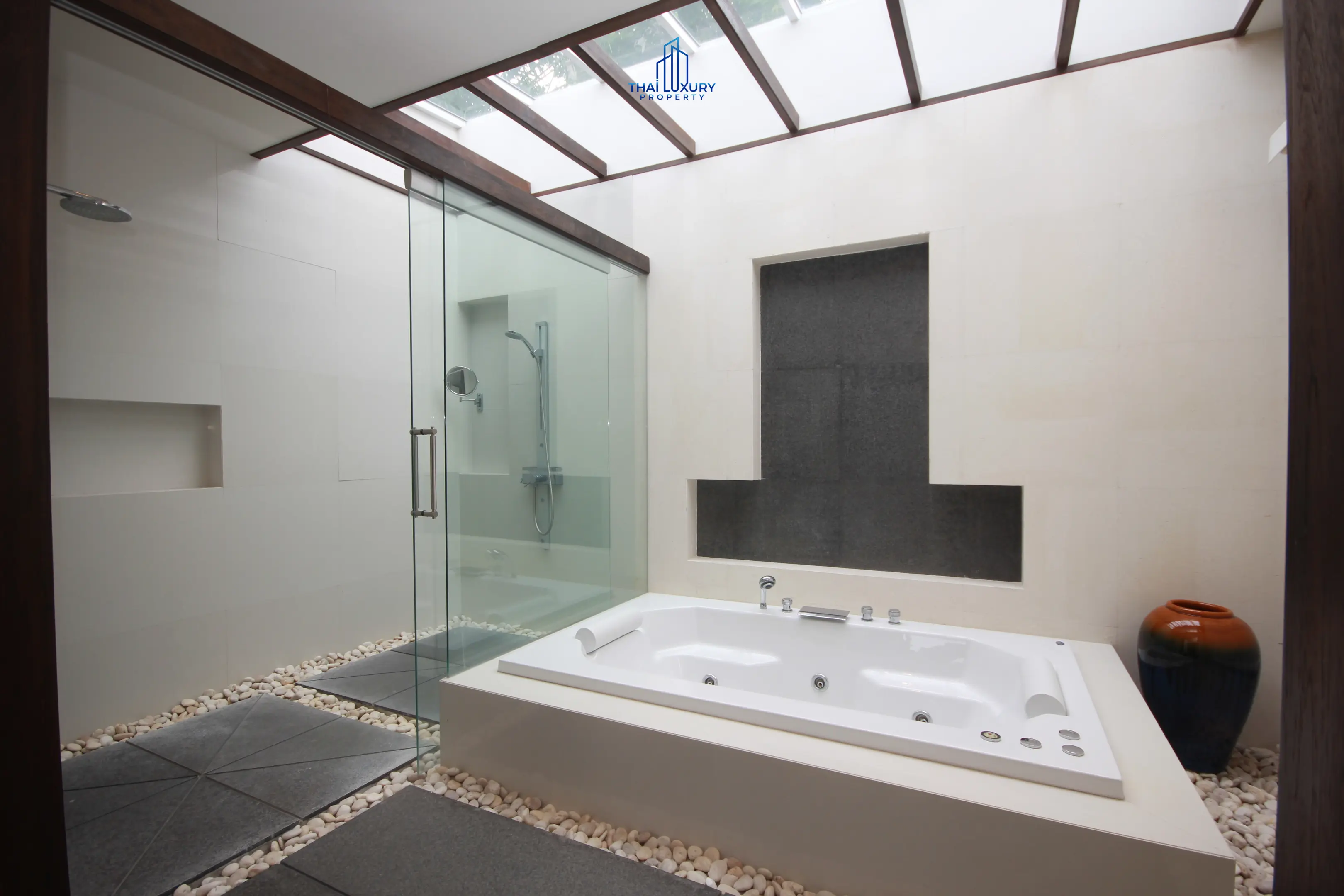 Spacious 9-Bedroom Modern Home with Pool and Garden in Cha-Am