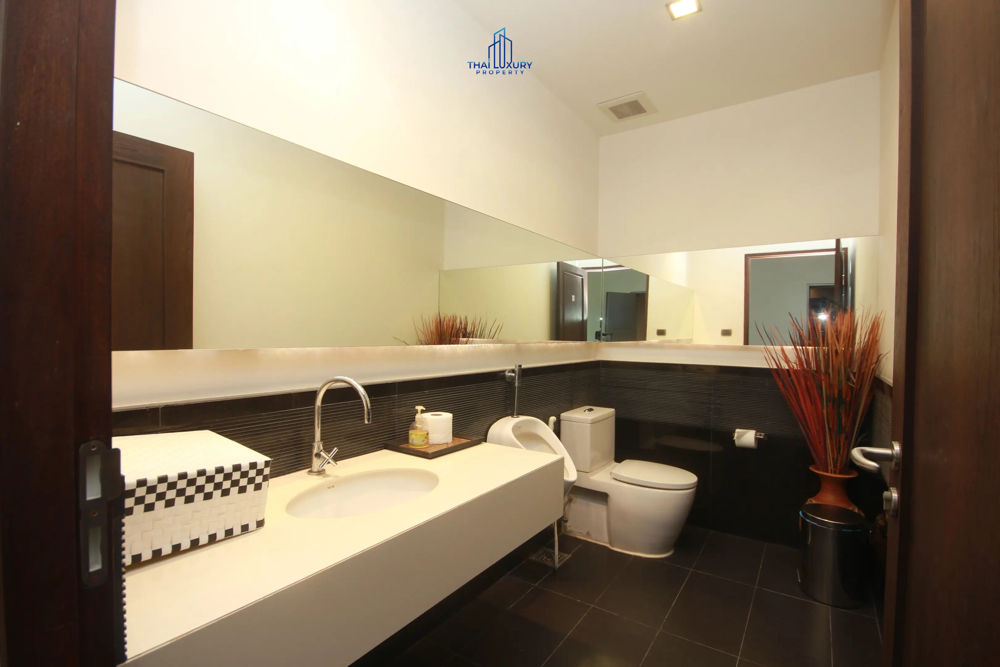 Spacious 9-Bedroom Modern Home with Pool and Garden in Cha-Am