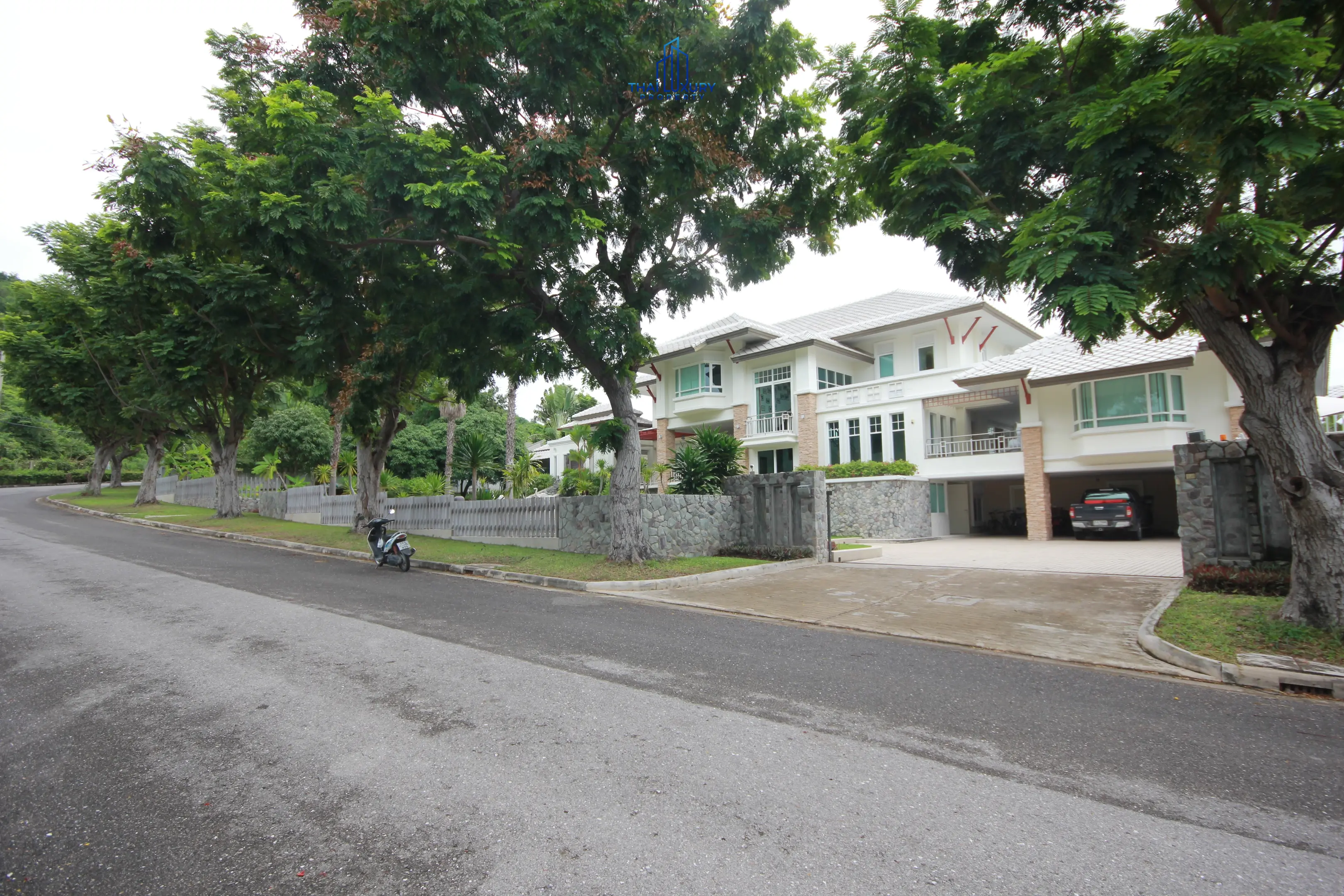 Spacious 9-Bedroom Modern Home with Pool and Garden in Cha-Am