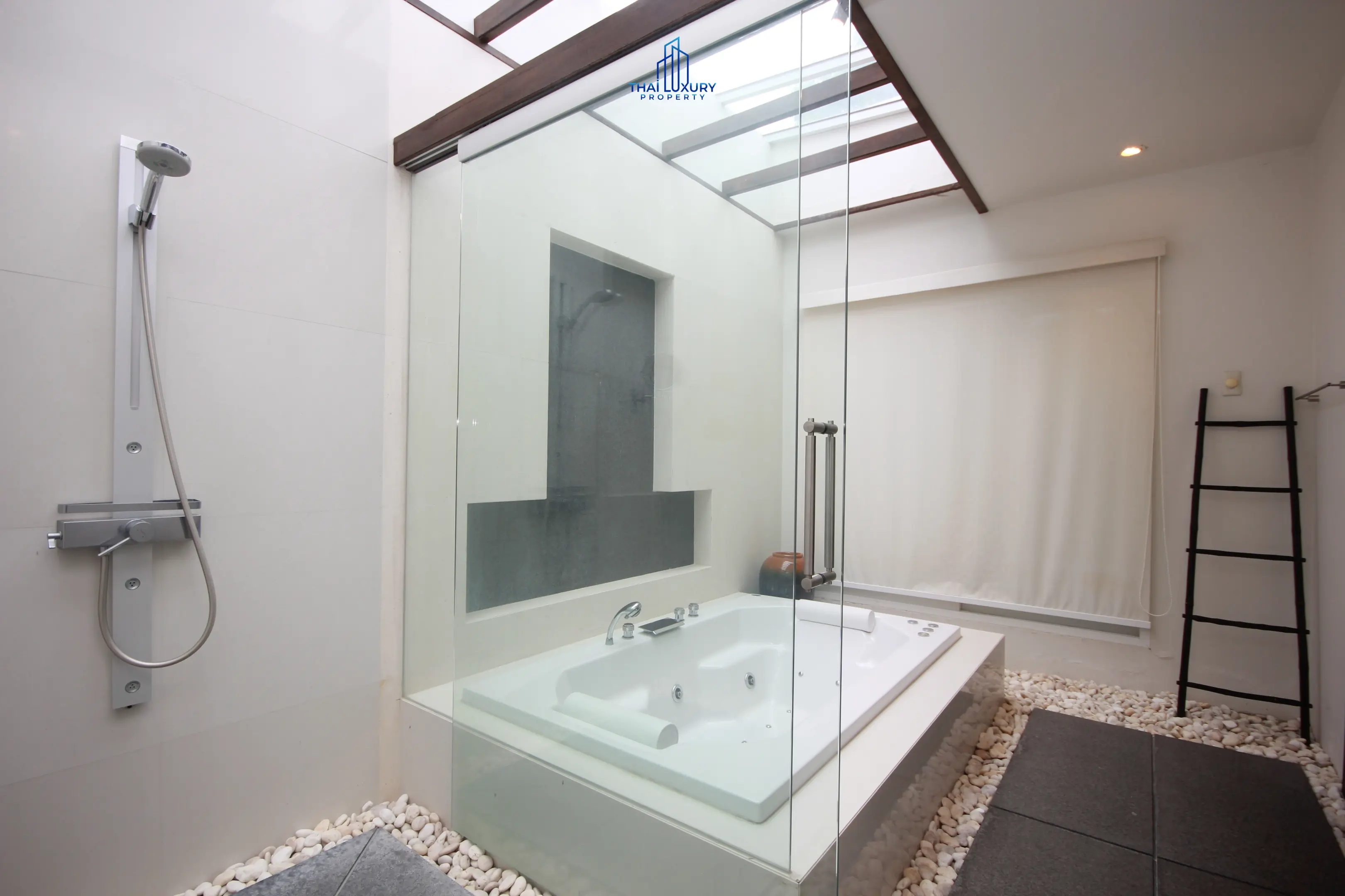 Spacious 9-Bedroom Modern Home with Pool and Garden in Cha-Am