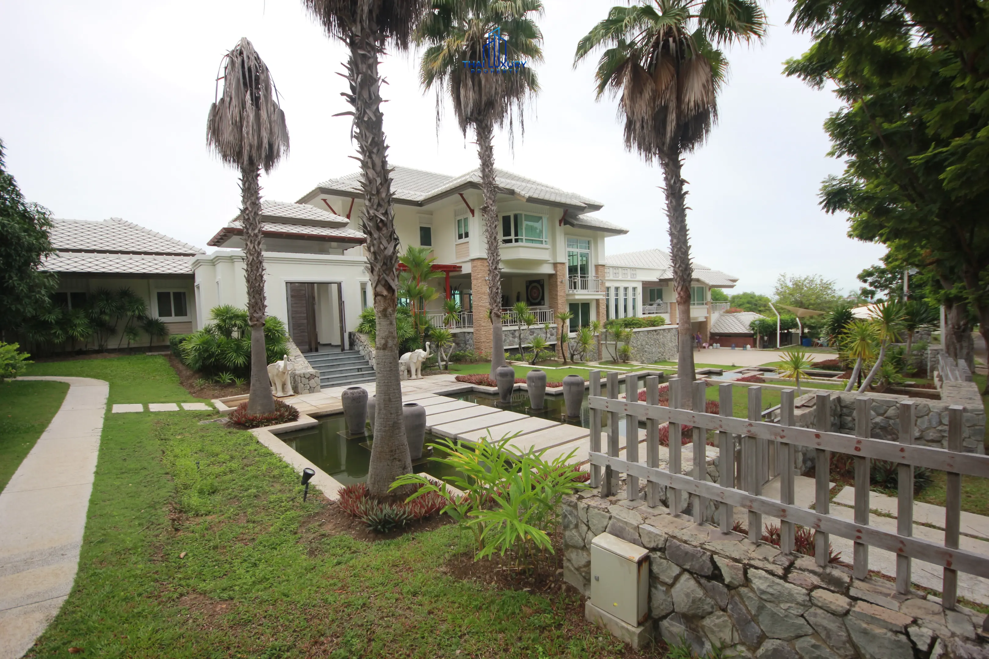 Spacious 9-Bedroom Modern Home with Pool and Garden in Cha-Am