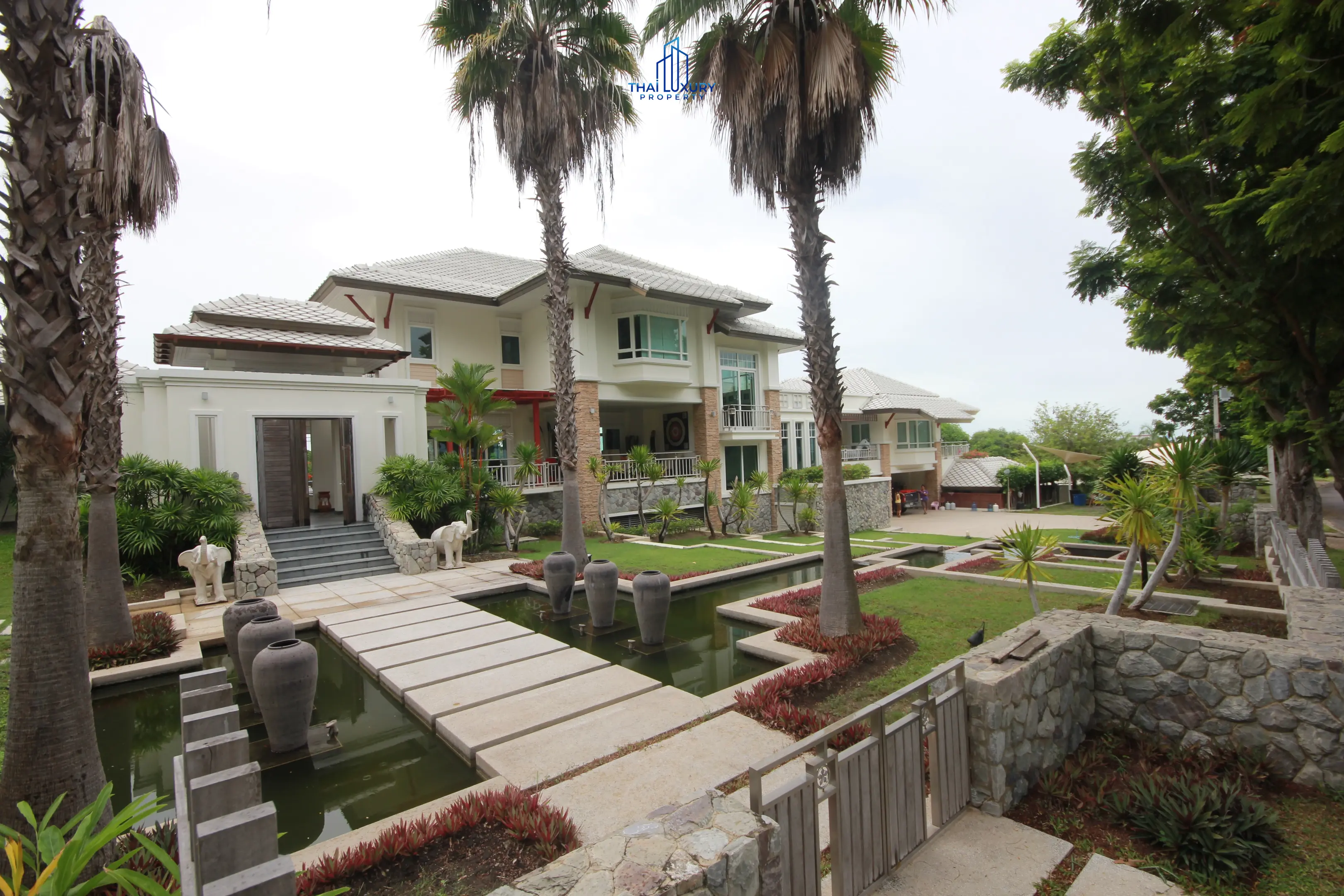 Spacious 9-Bedroom Modern Home with Pool and Garden in Cha-Am
