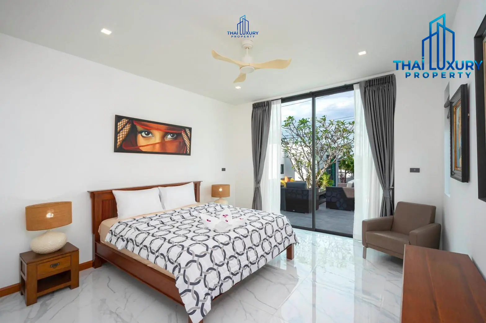 Modern 6 Bedroom Pool Villa at Sunset Views Hua Hin For Sale