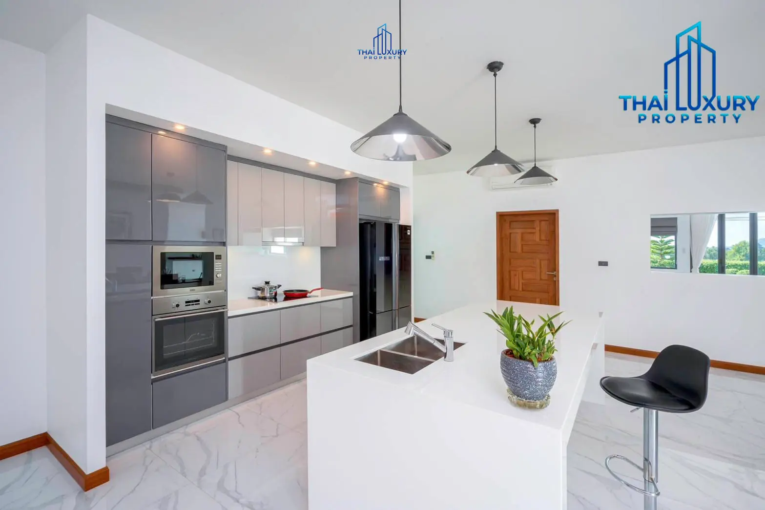 Modern 6 Bedroom Pool Villa at Sunset Views Hua Hin For Sale
