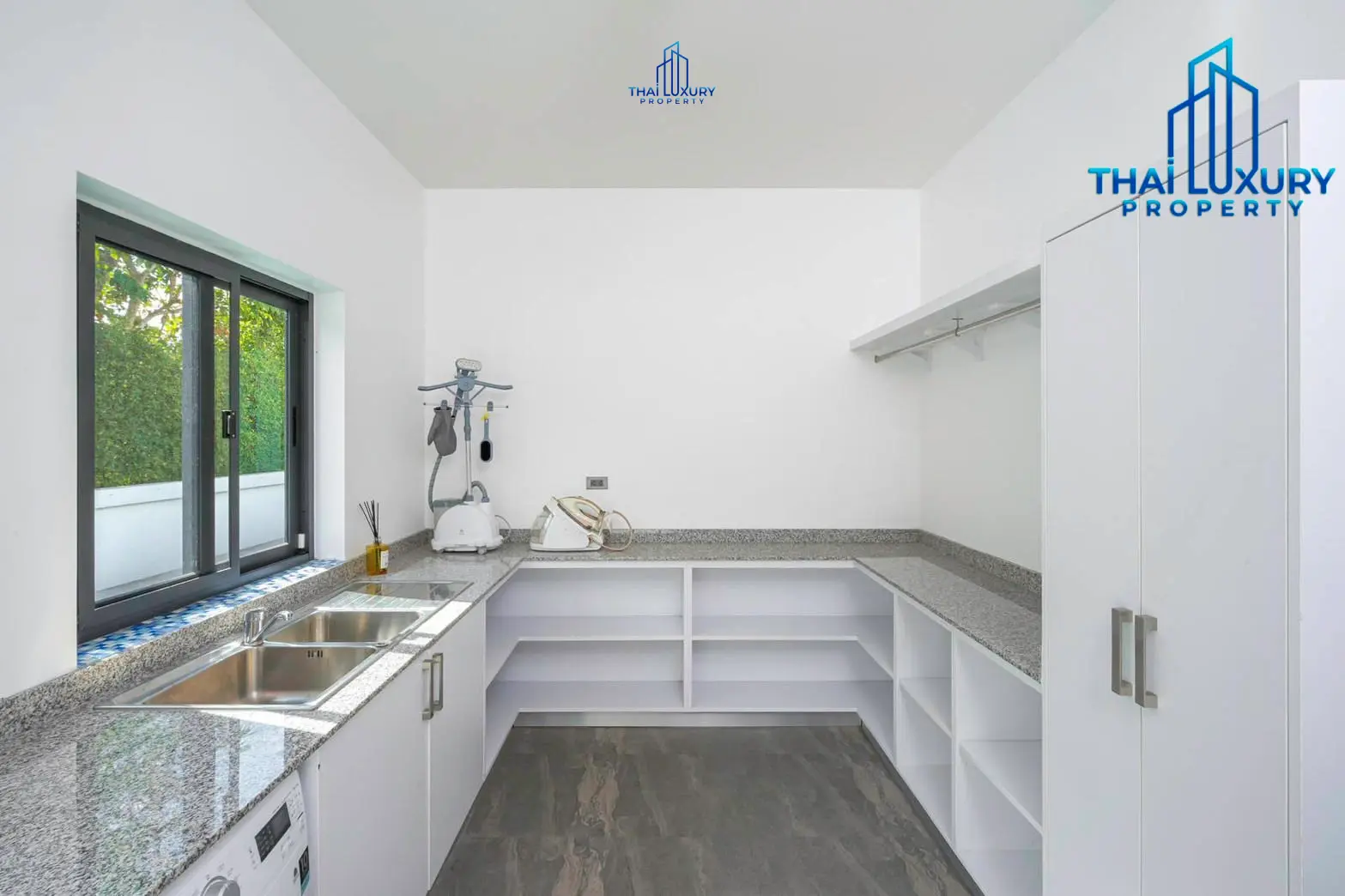 Modern 6 Bedroom Pool Villa at Sunset Views Hua Hin For Sale