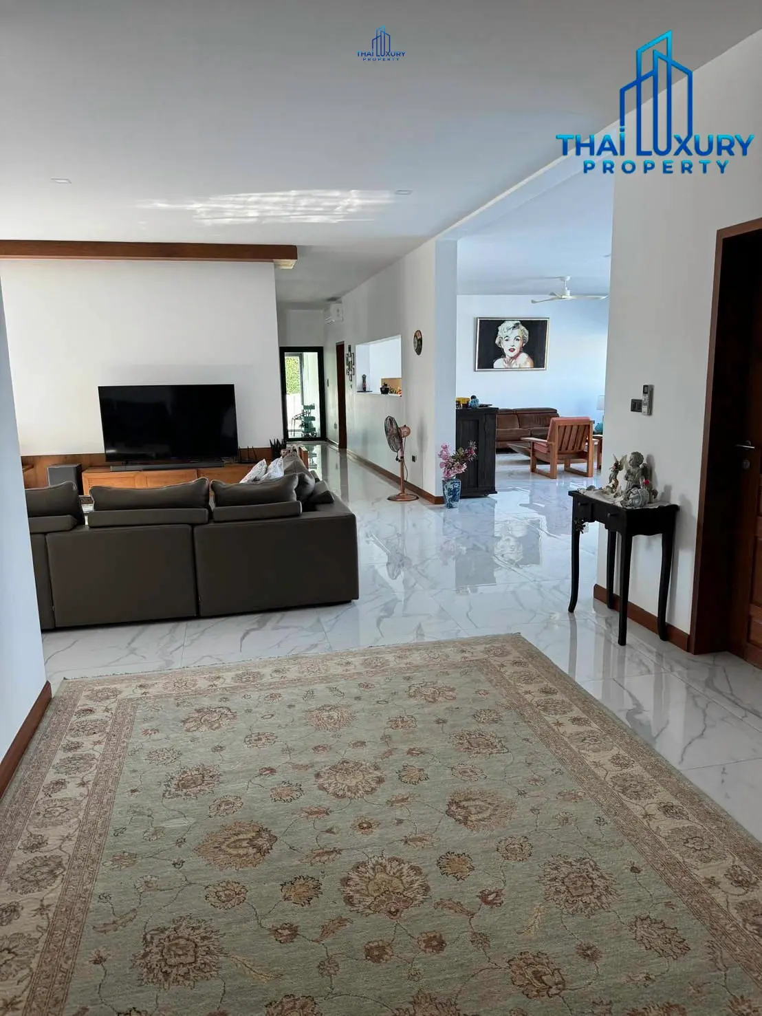 Modern 6 Bedroom Pool Villa at Sunset Views Hua Hin For Sale