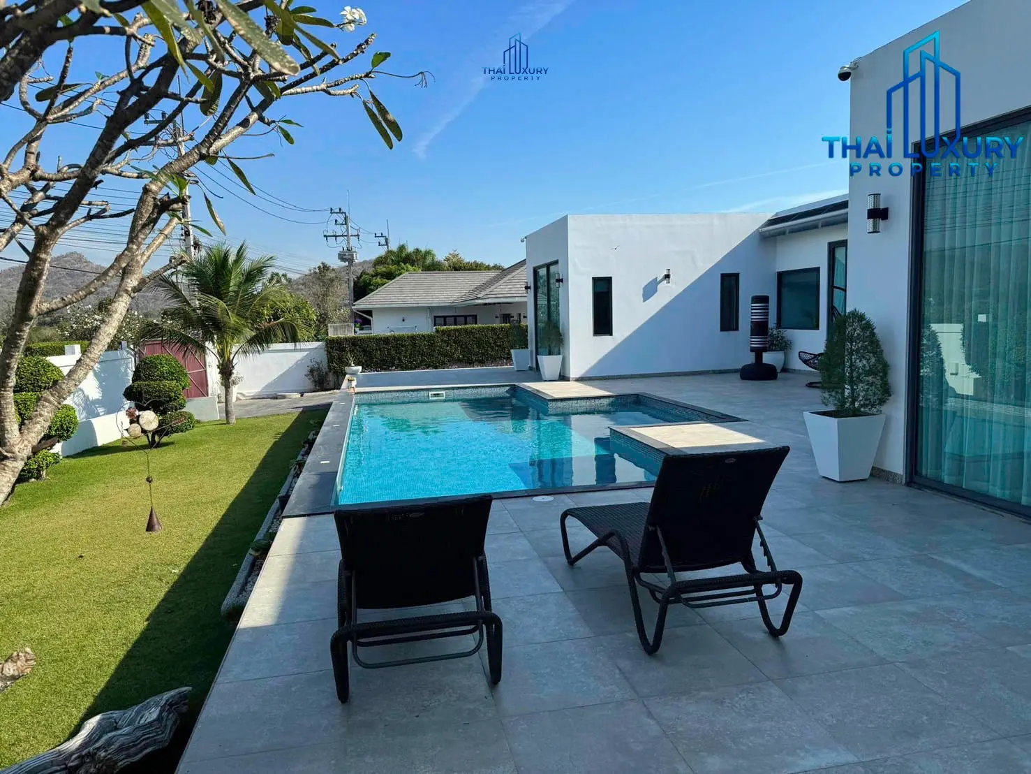 Modern 6 Bedroom Pool Villa at Sunset Views Hua Hin For Sale