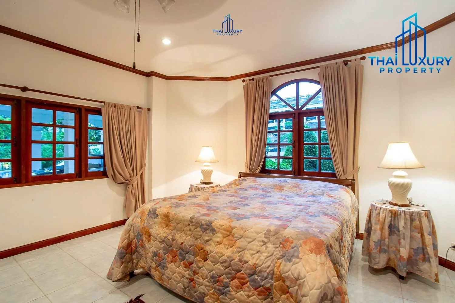Luxury 2-Storey Pool Villa for Sale Prime Hua Hin City Center Location