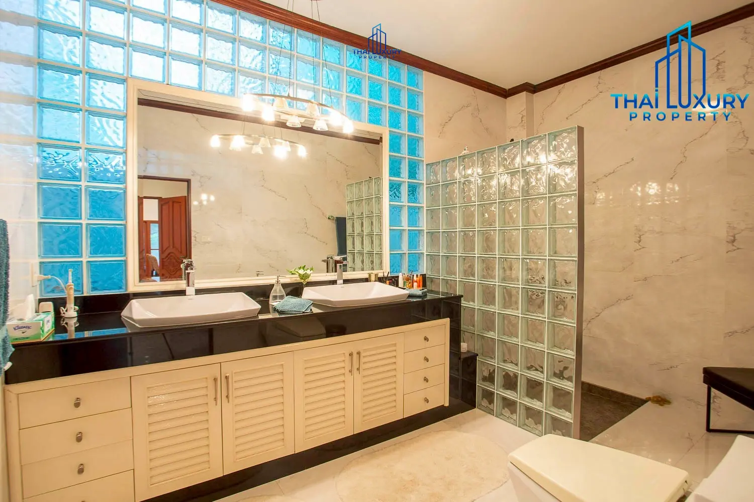Luxury 2-Storey Pool Villa for Sale Prime Hua Hin City Center Location