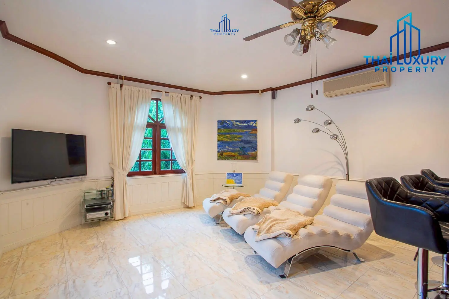 Luxury 2-Storey Pool Villa for Sale Prime Hua Hin City Center Location