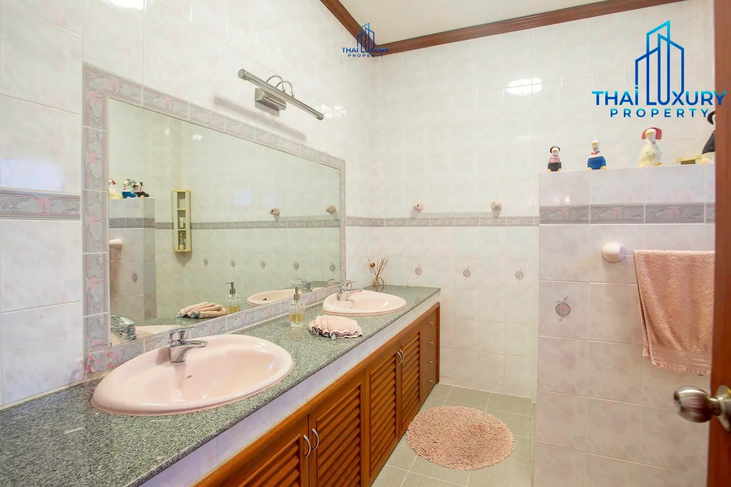 Luxury 2-Storey Pool Villa for Sale Prime Hua Hin City Center Location