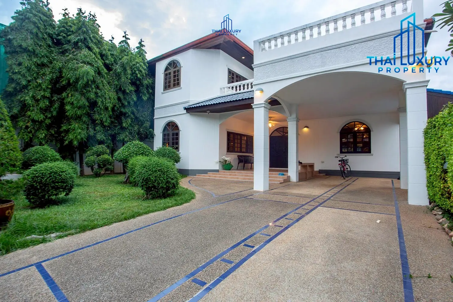 Luxury 2-Storey Pool Villa for Sale Prime Hua Hin City Center Location