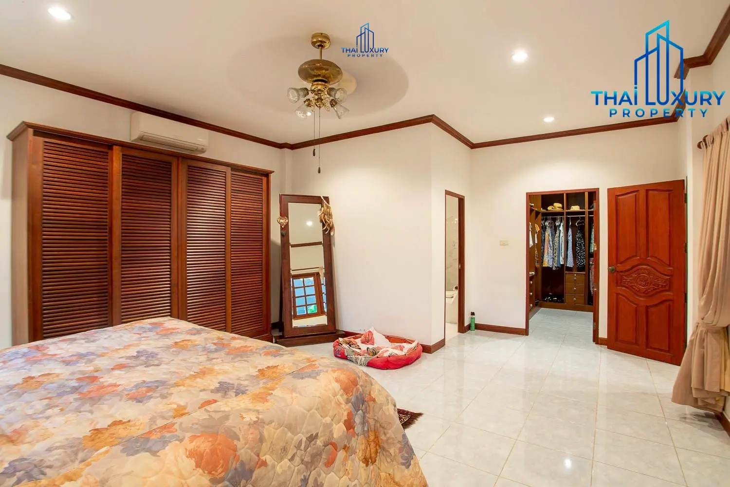 Luxury 2-Storey Pool Villa for Sale Prime Hua Hin City Center Location