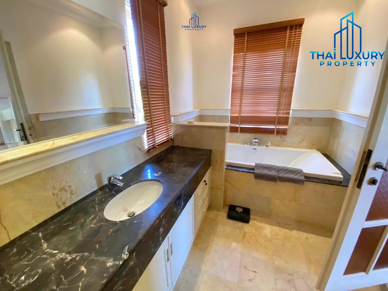 Grand & Luxurious 7-Bedroom Mansion on 2 Rai for Rent or Sale – Soi 116, Hua Hin