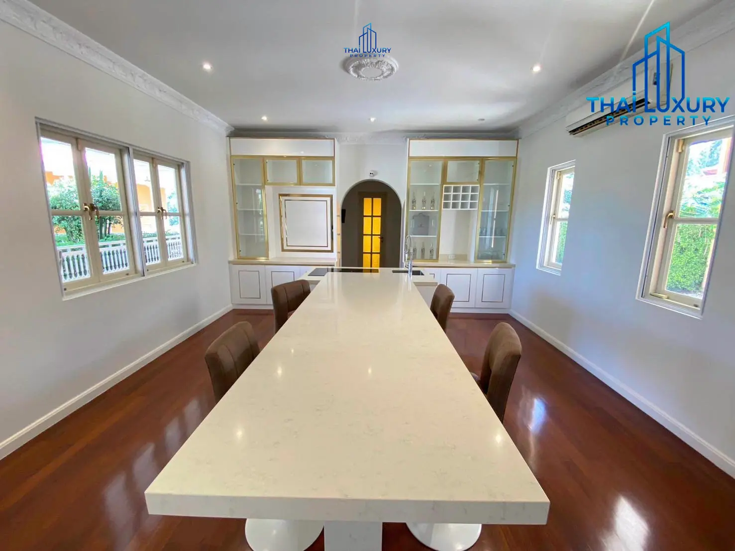 Grand & Luxurious 7-Bedroom Mansion on 2 Rai for Rent or Sale – Soi 116, Hua Hin