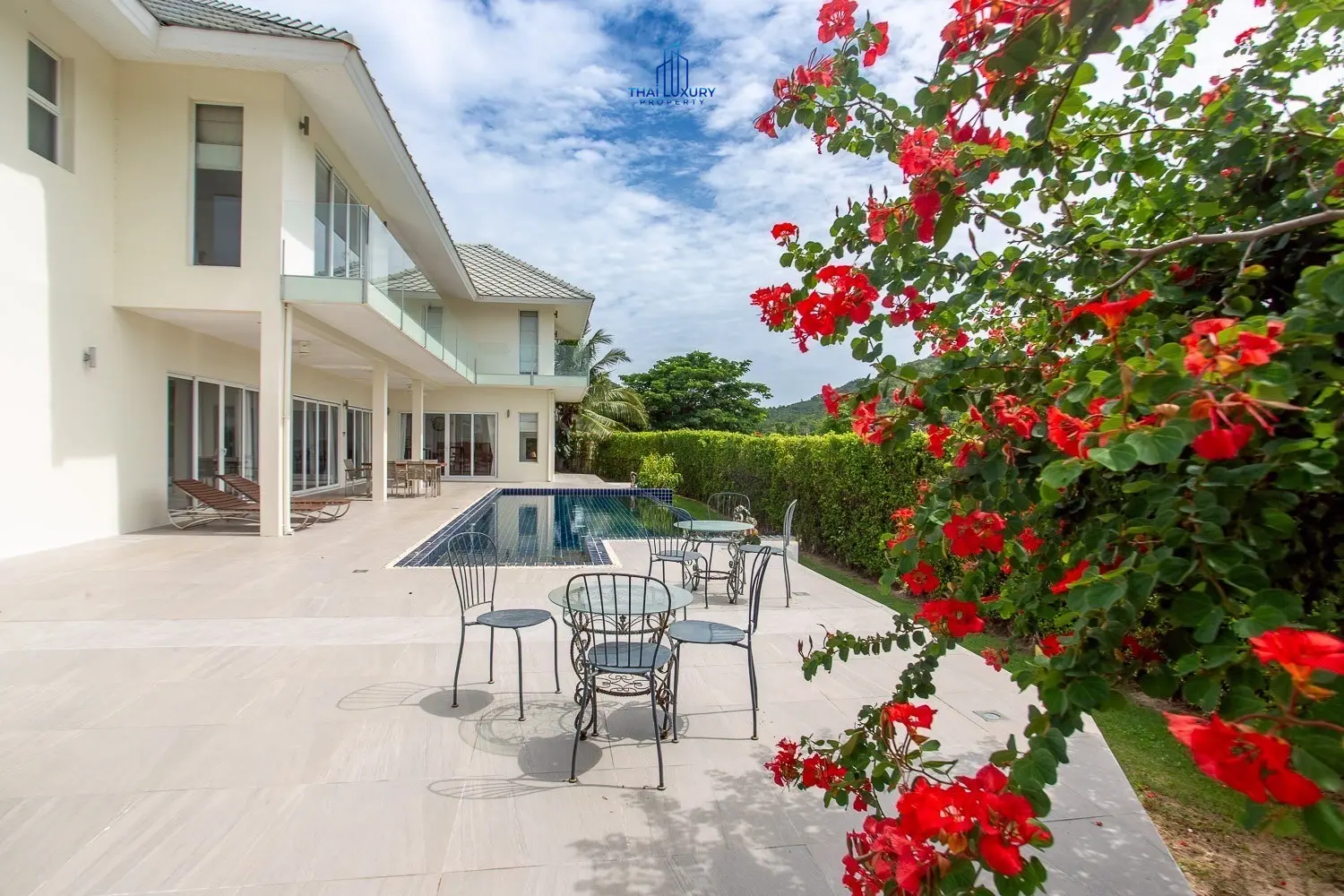 Luxury 2-Storey 4 Bedrooms Pool Villa At Black Mountain Golf Course Hua Hin For Sale and Rent