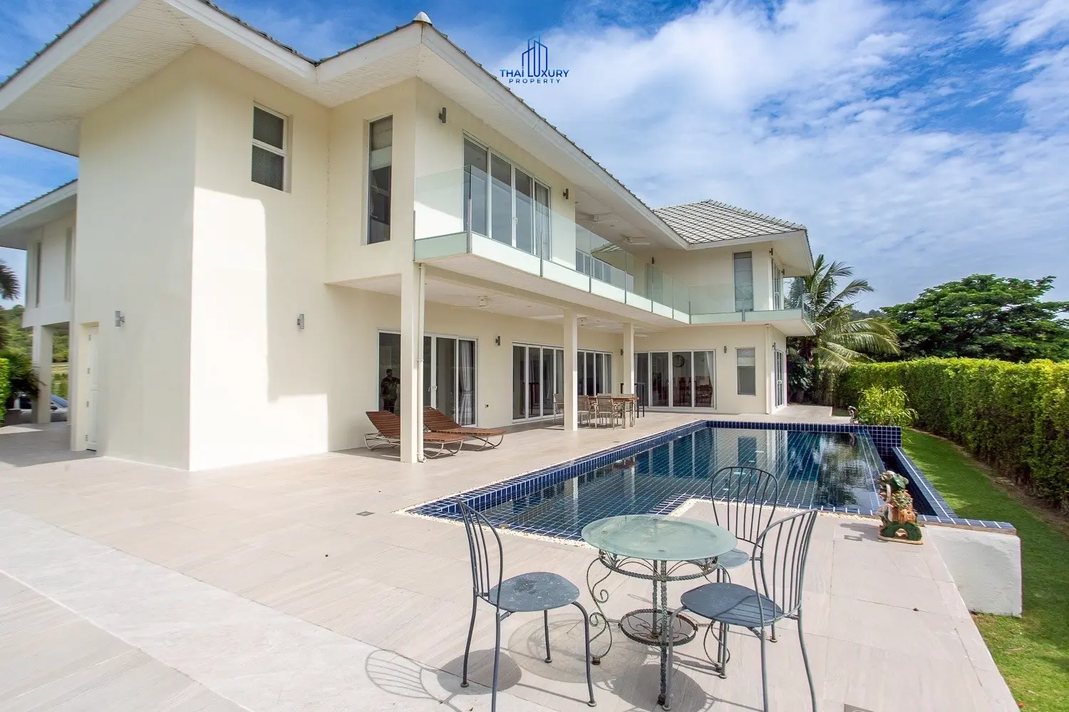 Luxury 2-Storey 4 Bedrooms Pool Villa At Black Mountain Golf Course Hua Hin For Sale and Rent