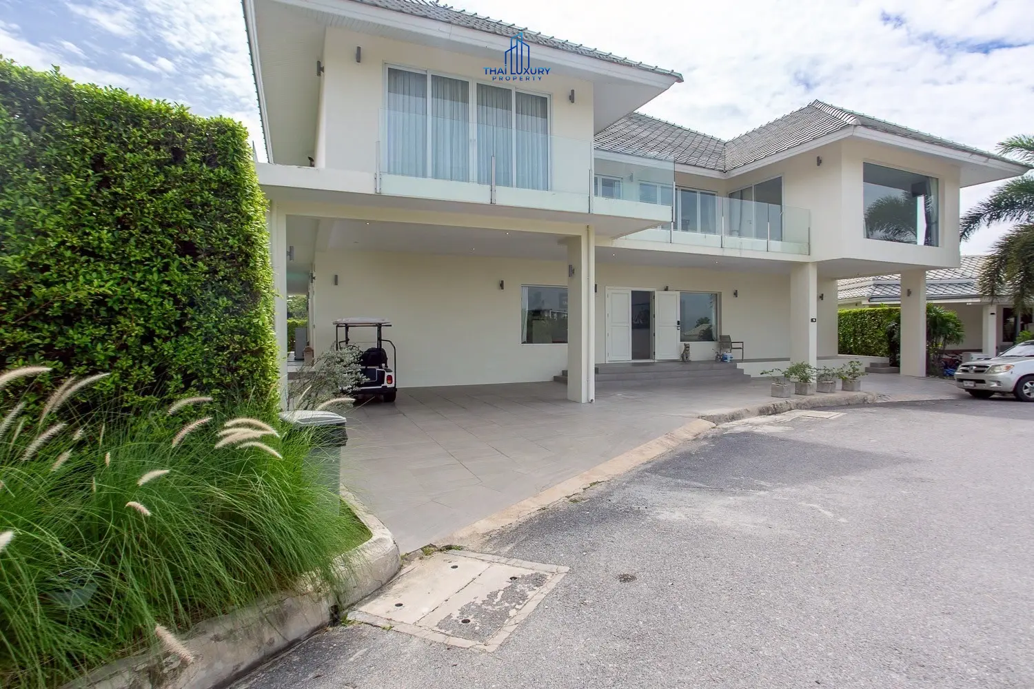 Luxury 2-Storey 4 Bedrooms Pool Villa At Black Mountain Golf Course Hua Hin For Sale and Rent