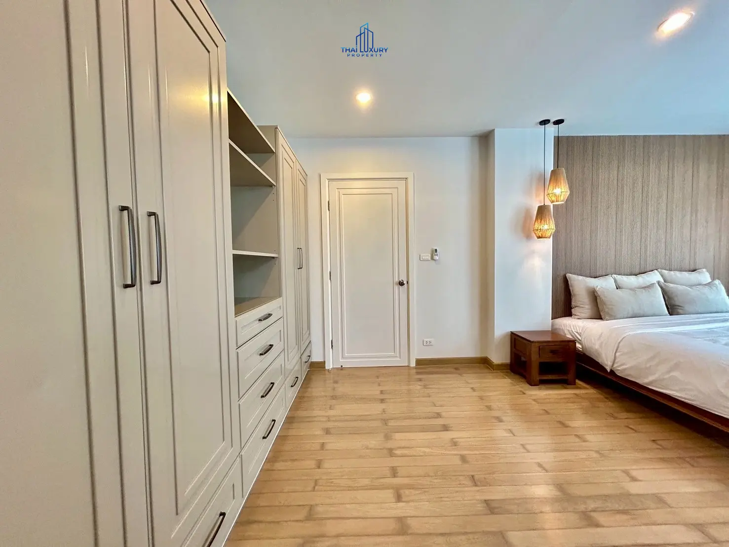 ขายคอนโดหรู 3 ห้องนอน ที่ The Breeze หัวหิน