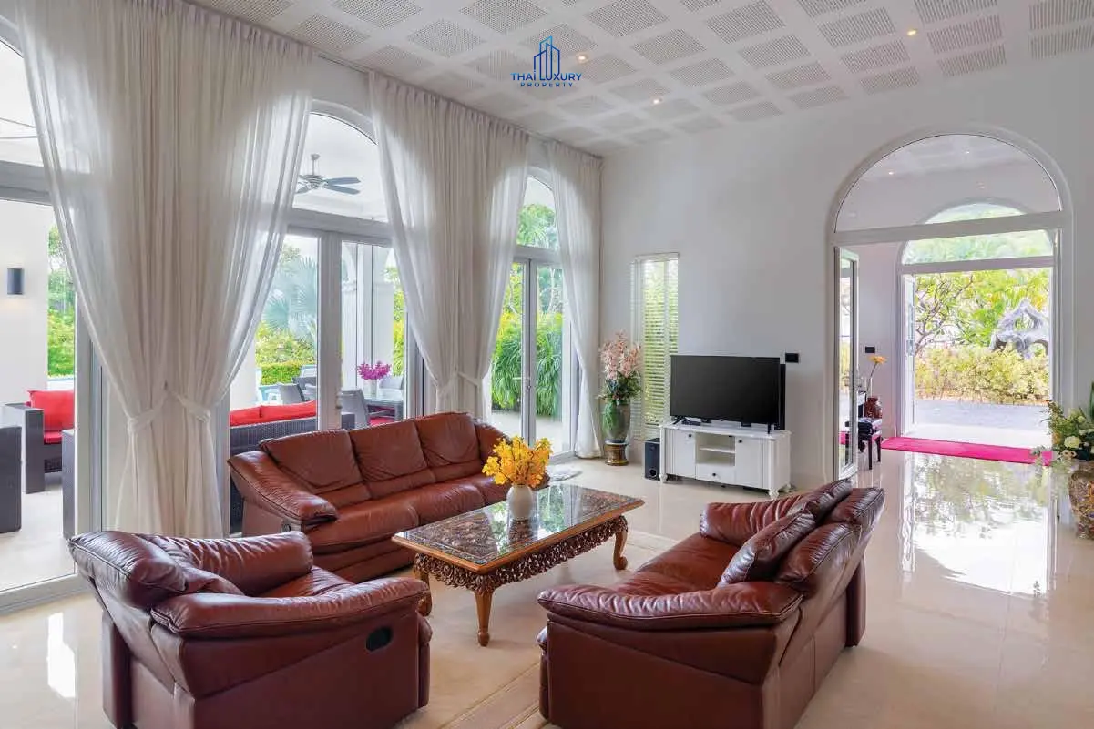 Belvida Estates : Luxury 6 Bedroom Pool Villa