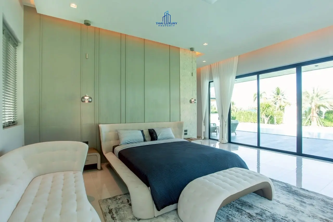 Prestige Luxury & Modern Pool Villa at Palm Hills Golf Course – For Sale