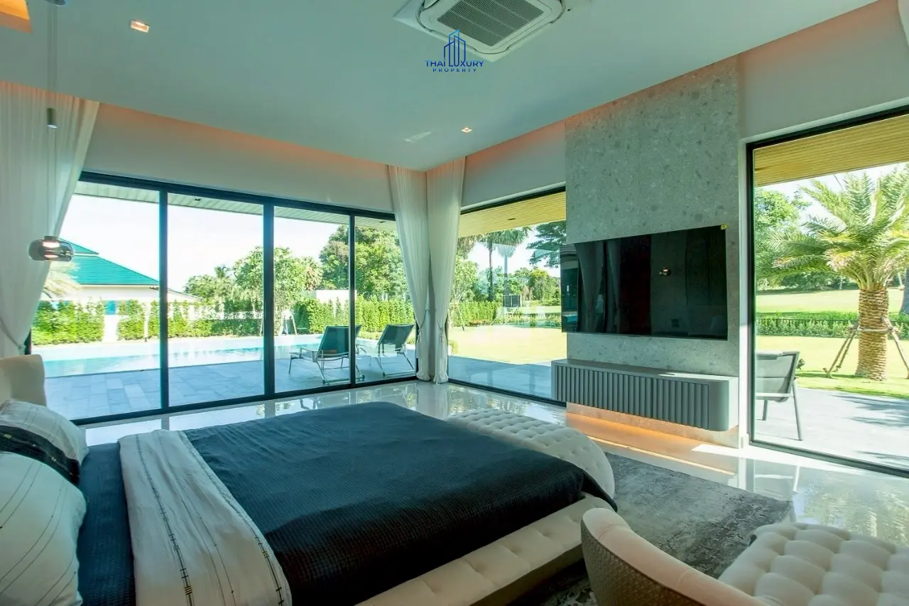 Prestige Luxury & Modern Pool Villa at Palm Hills Golf Course – For Sale