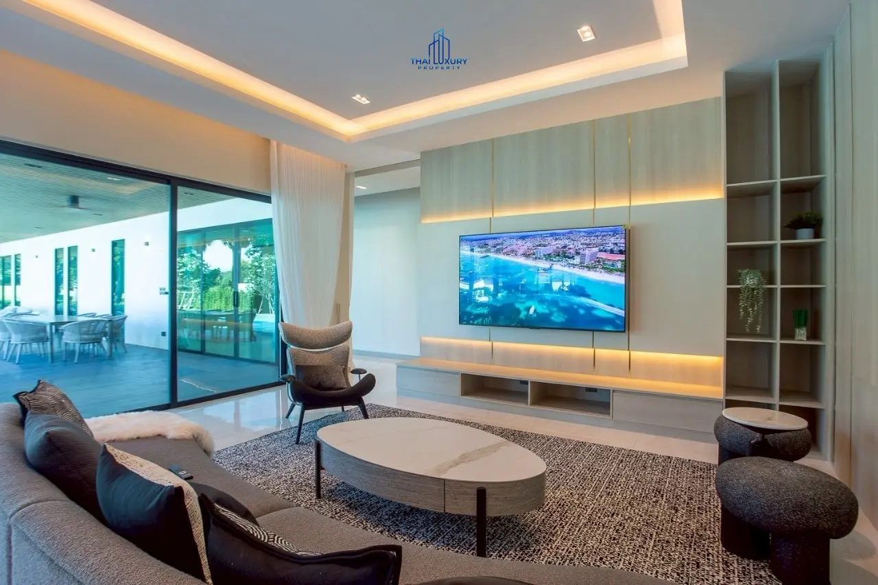 Prestige Luxury & Modern Pool Villa at Palm Hills Golf Course – For Sale