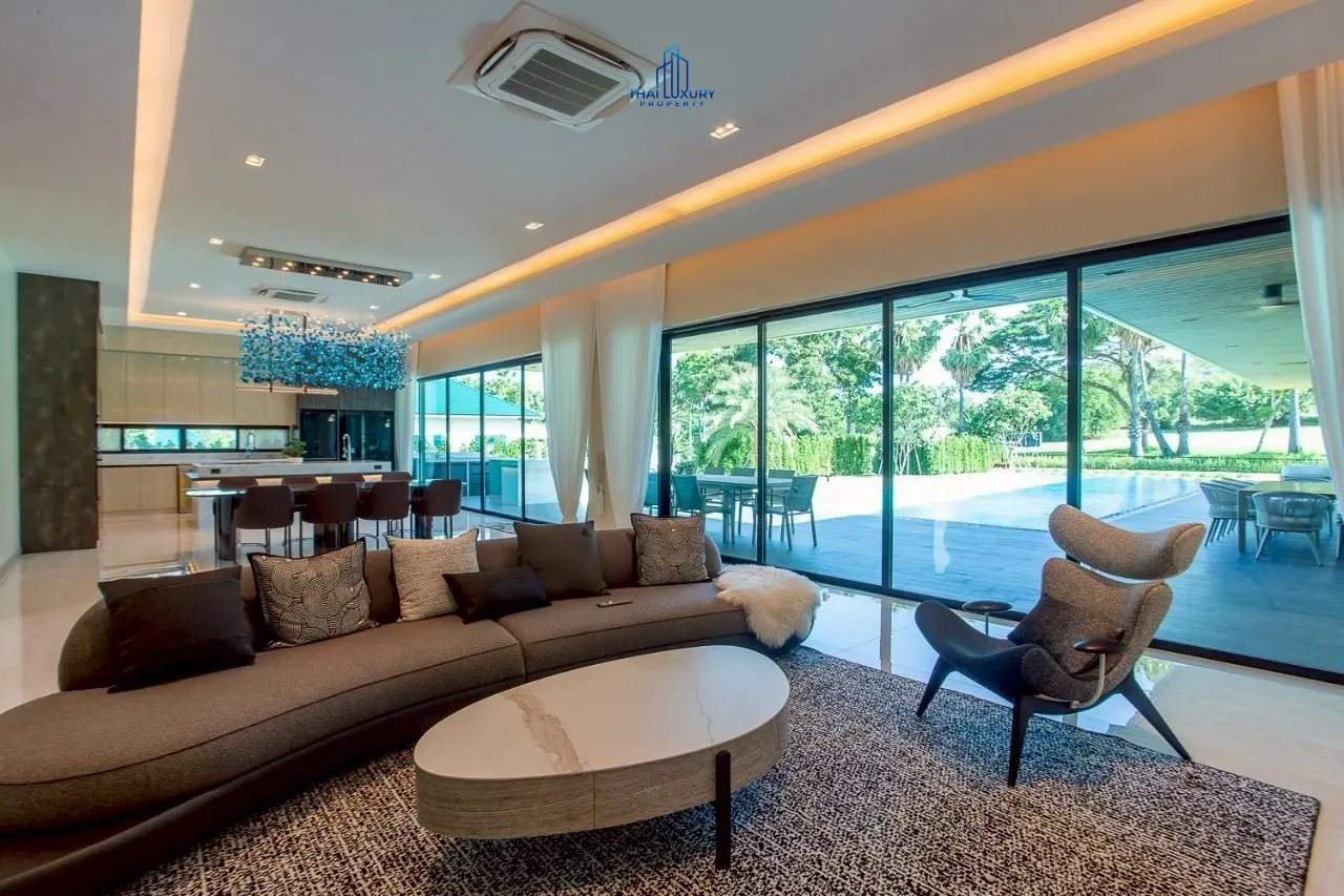 Prestige Luxury & Modern Pool Villa at Palm Hills Golf Course – For Sale