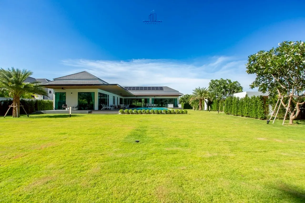 Prestige Luxury & Modern Pool Villa at Palm Hills Golf Course – For Sale