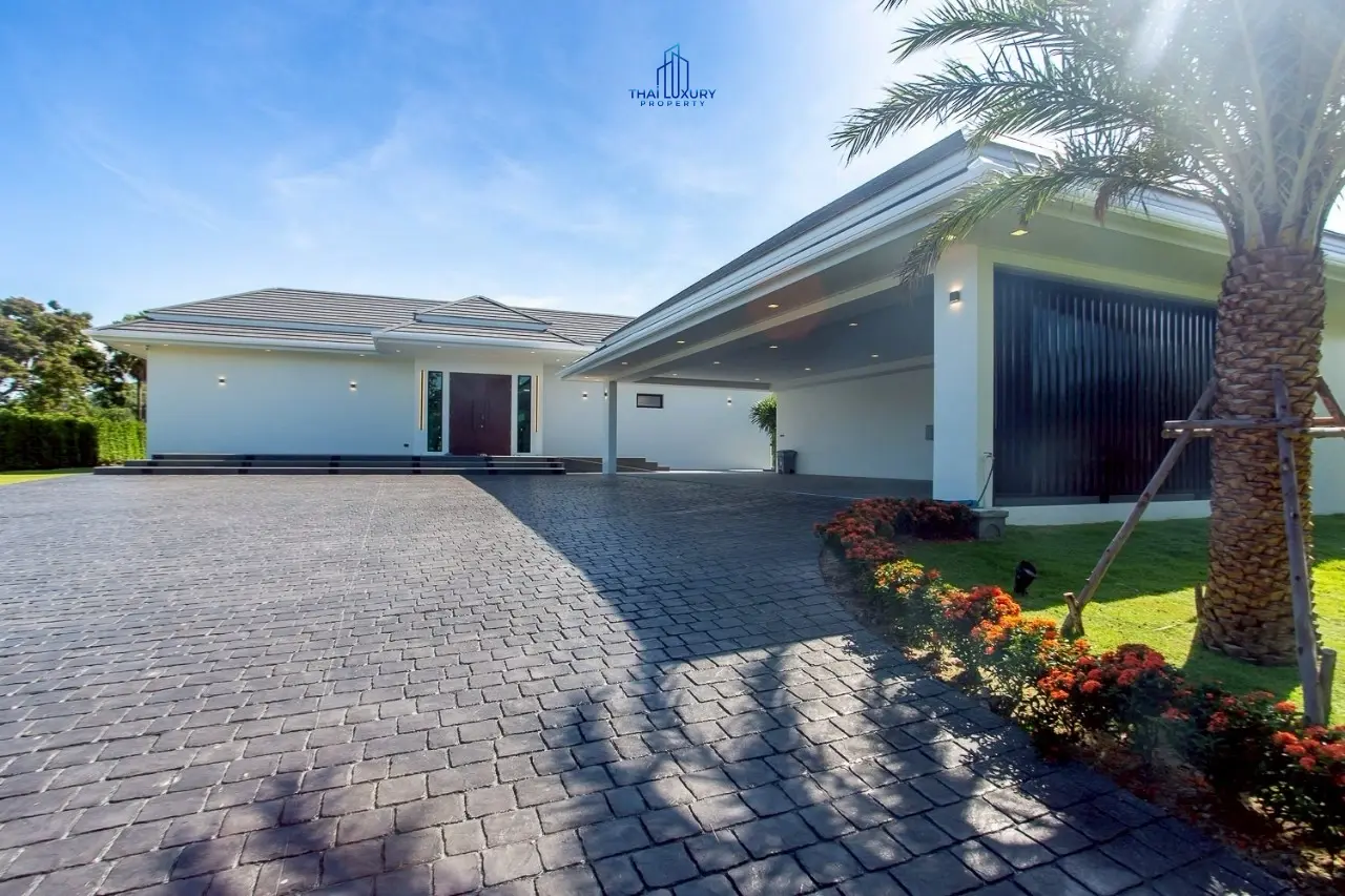 Prestige Luxury & Modern Pool Villa at Palm Hills Golf Course – For Sale