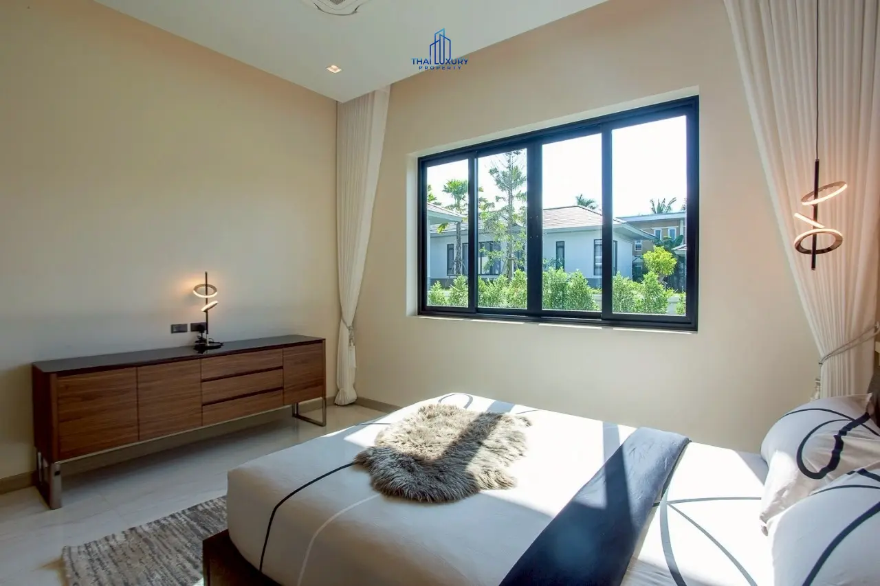 Prestige Luxury & Modern Pool Villa at Palm Hills Golf Course – For Sale