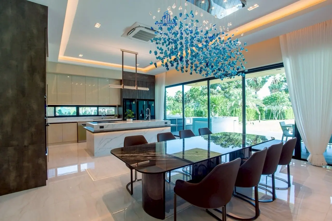 Prestige Luxury & Modern Pool Villa at Palm Hills Golf Course – For Sale