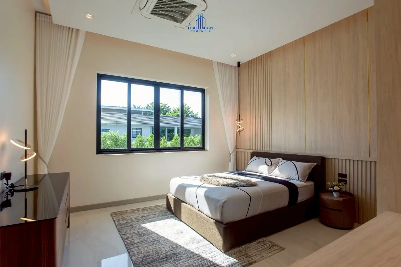 Prestige Luxury & Modern Pool Villa at Palm Hills Golf Course – For Sale