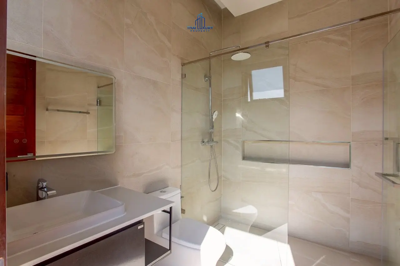 Prestige Luxury & Modern Pool Villa at Palm Hills Golf Course – For Sale