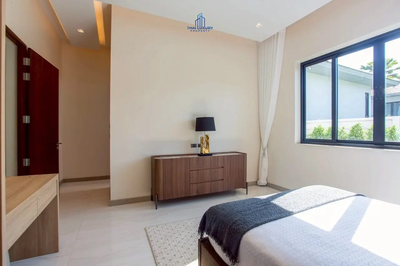 Prestige Luxury & Modern Pool Villa at Palm Hills Golf Course – For Sale