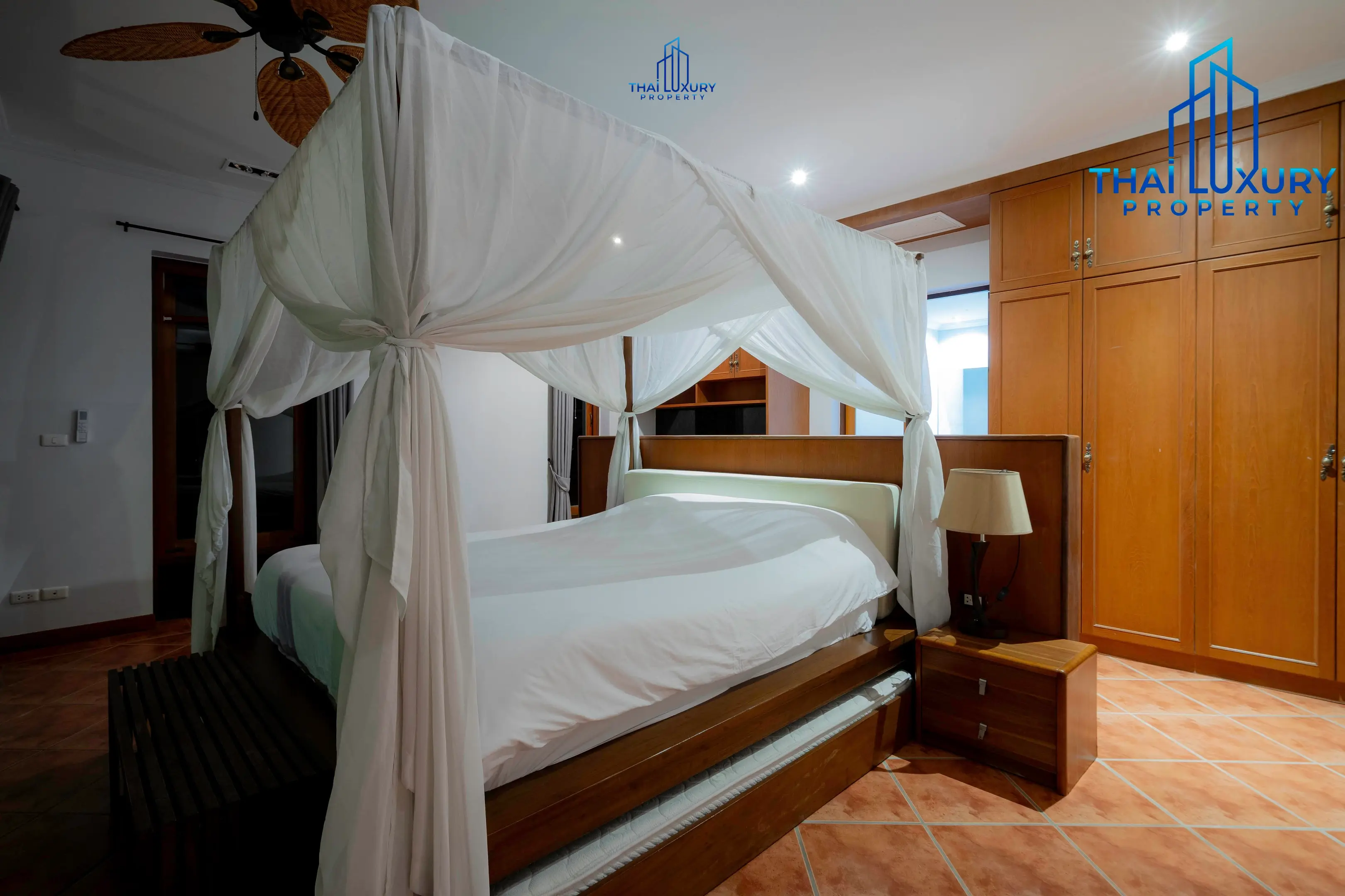 Very Large Luxurious 9 Bedrooms Pool Villa at Palm Hills Golf Course Hua Hin – Cha-Am