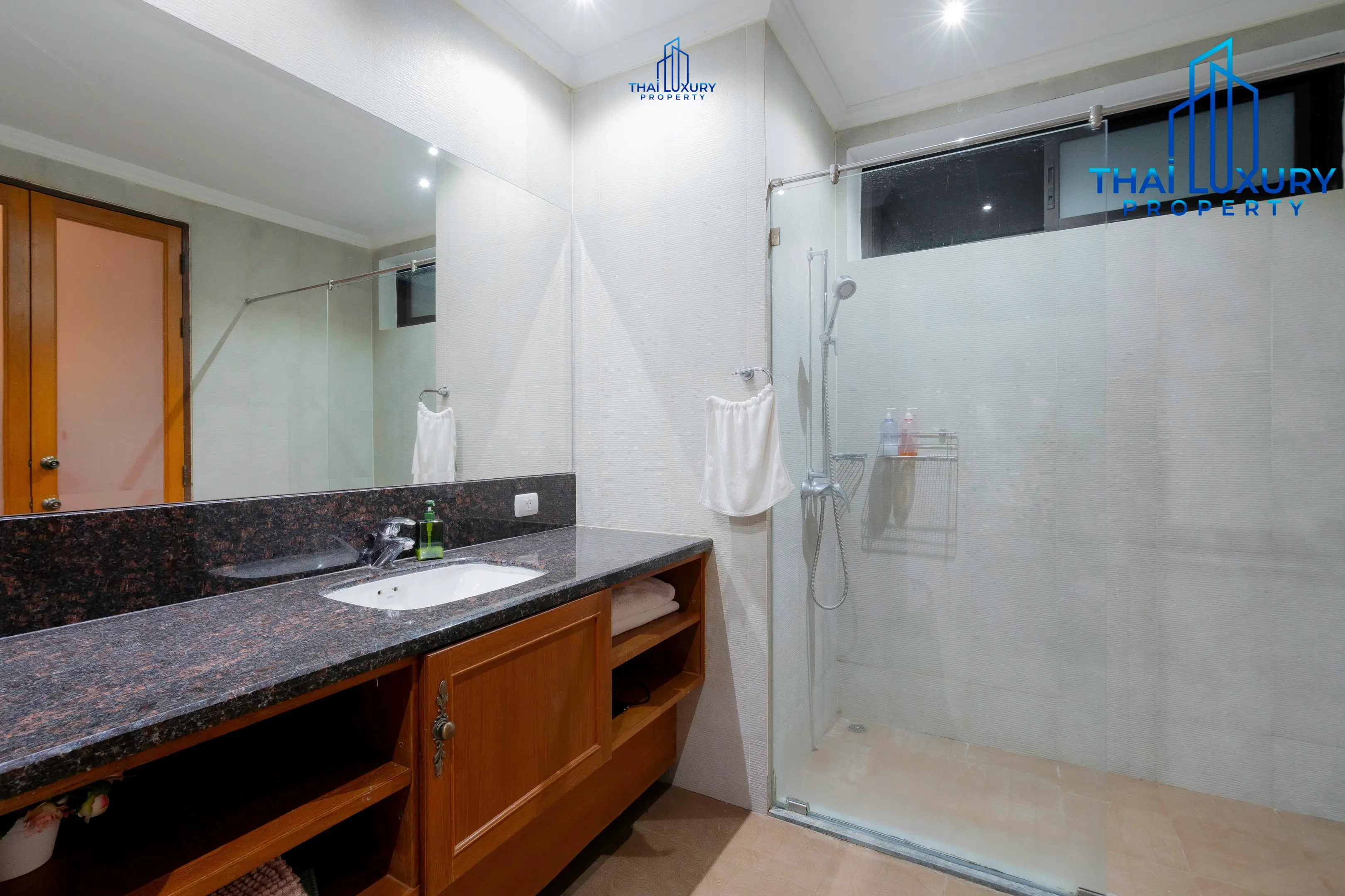 Very Large Luxurious 9 Bedrooms Pool Villa at Palm Hills Golf Course Hua Hin – Cha-Am