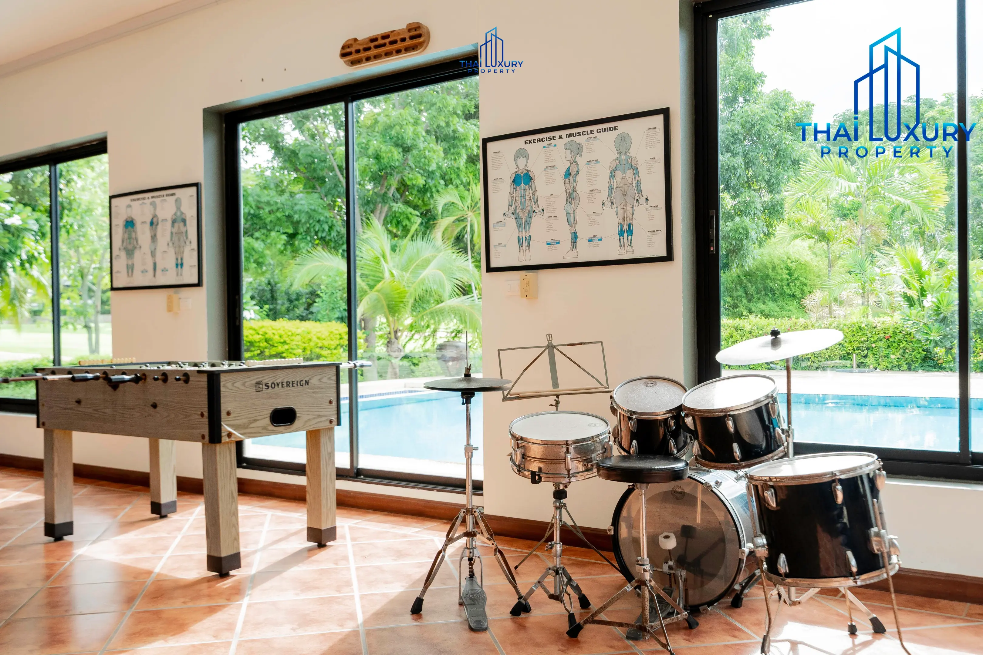 Very Large Luxurious 9 Bedrooms Pool Villa at Palm Hills Golf Course Hua Hin – Cha-Am