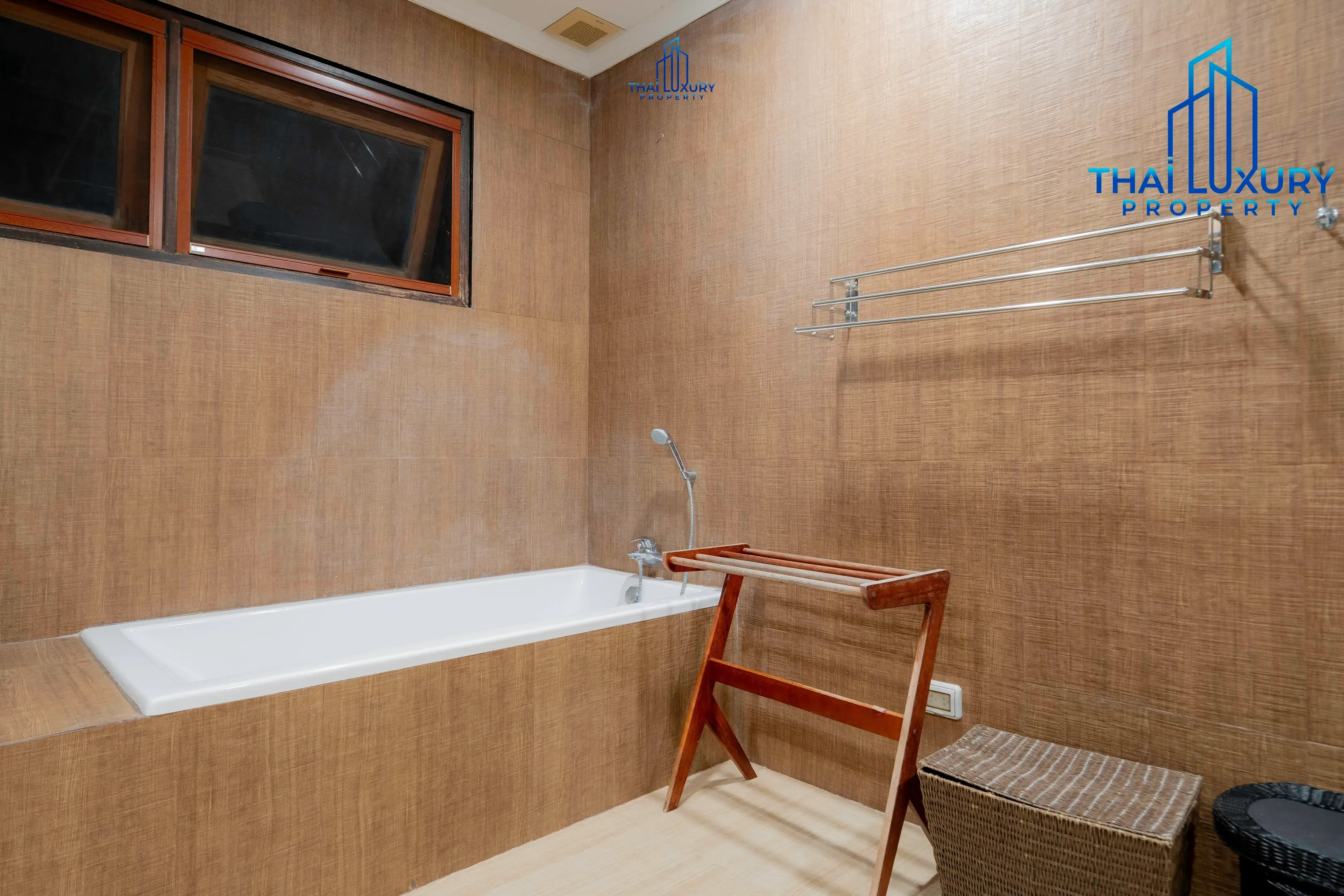 Very Large Luxurious 9 Bedrooms Pool Villa at Palm Hills Golf Course Hua Hin – Cha-Am