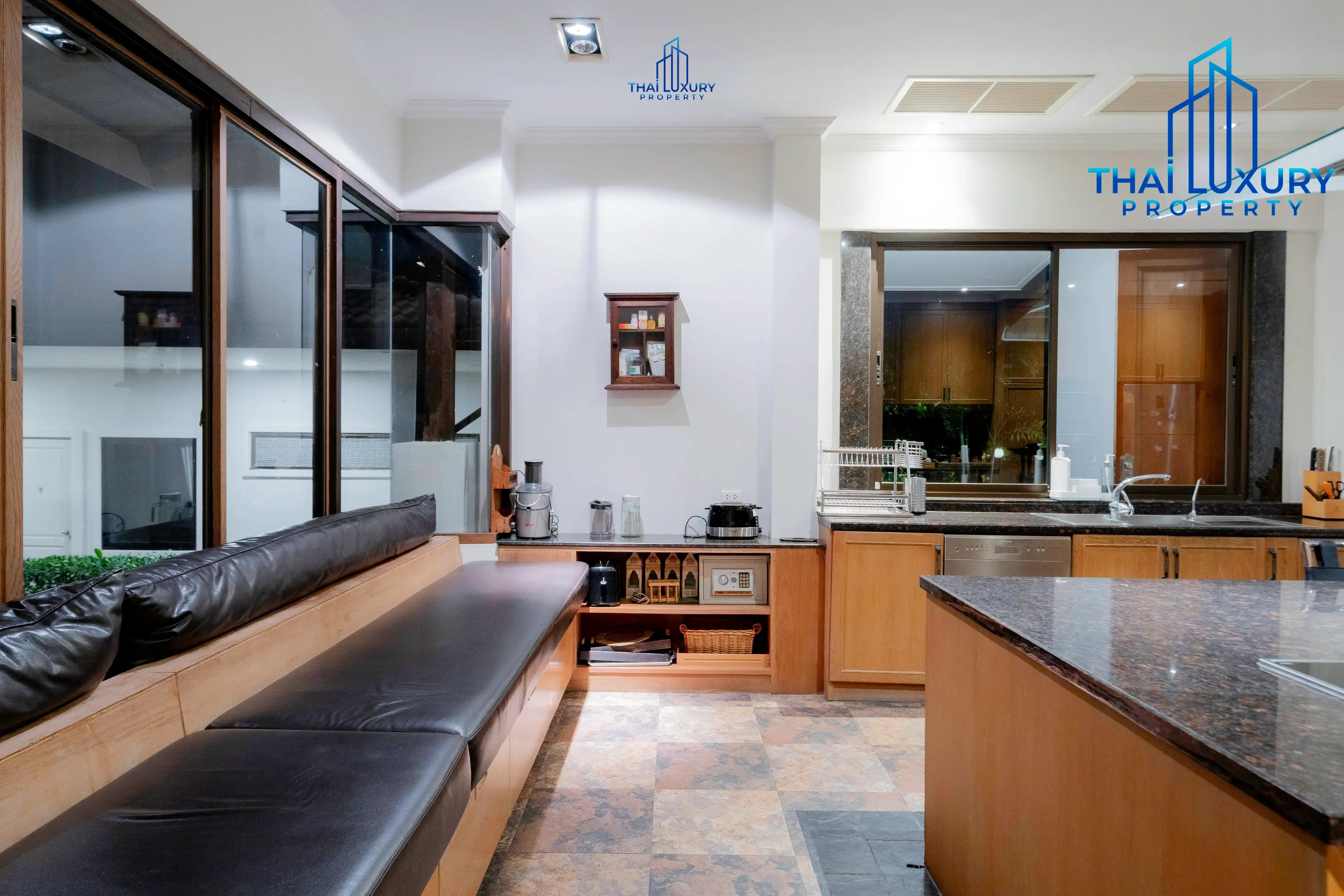 Very Large Luxurious 9 Bedrooms Pool Villa at Palm Hills Golf Course Hua Hin – Cha-Am