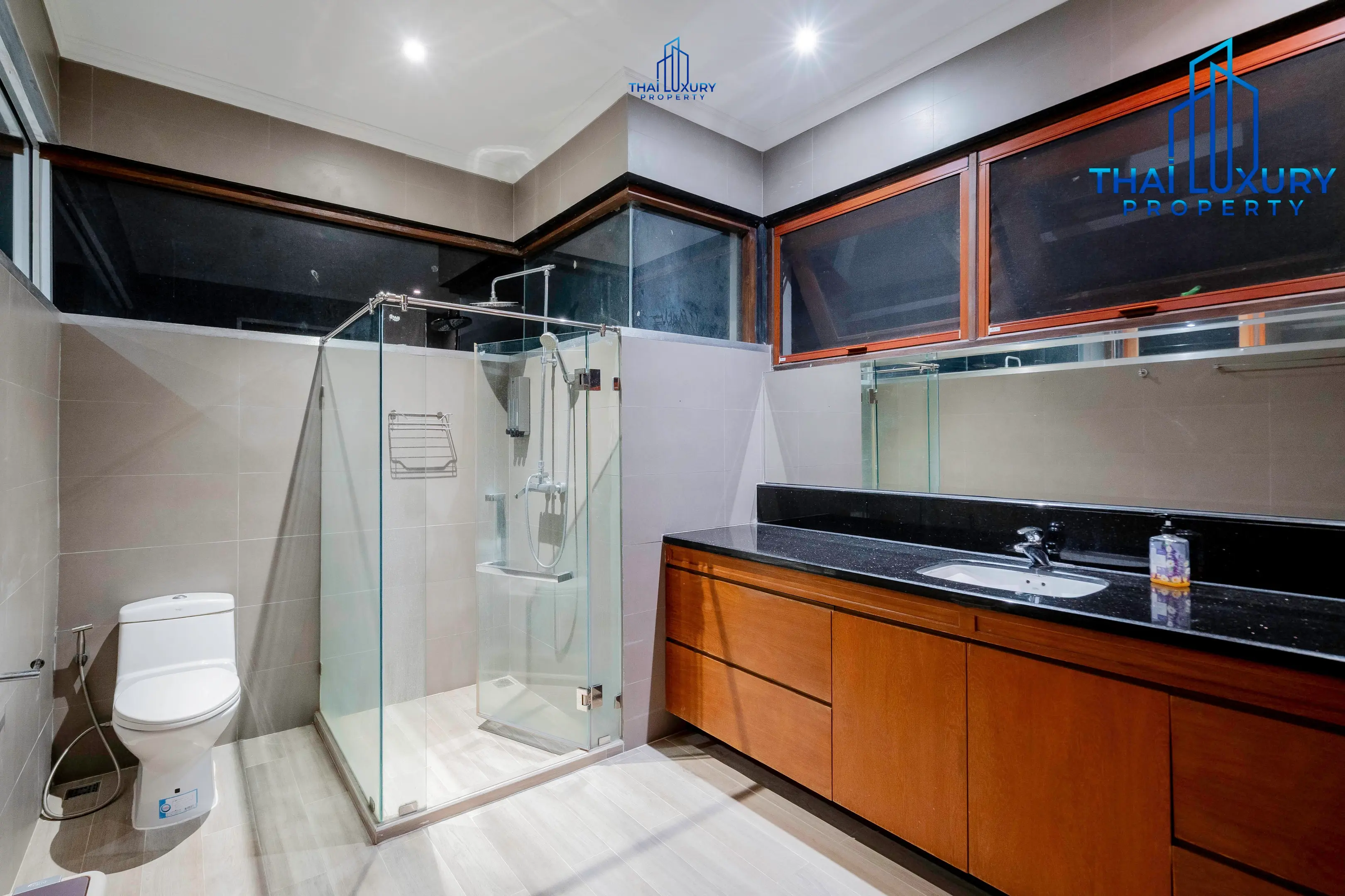 Very Large Luxurious 9 Bedrooms Pool Villa at Palm Hills Golf Course Hua Hin – Cha-Am
