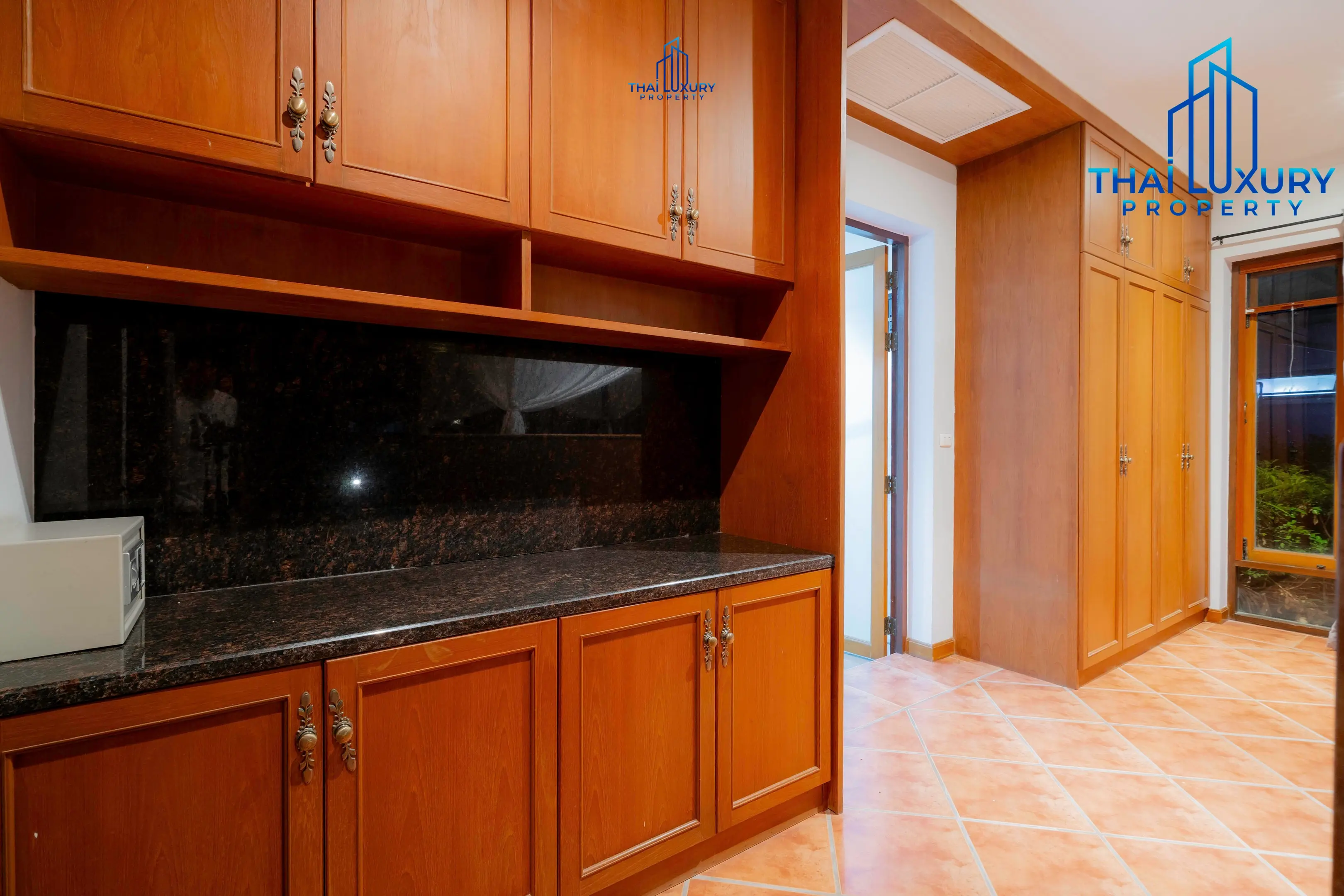 Very Large Luxurious 9 Bedrooms Pool Villa at Palm Hills Golf Course Hua Hin – Cha-Am