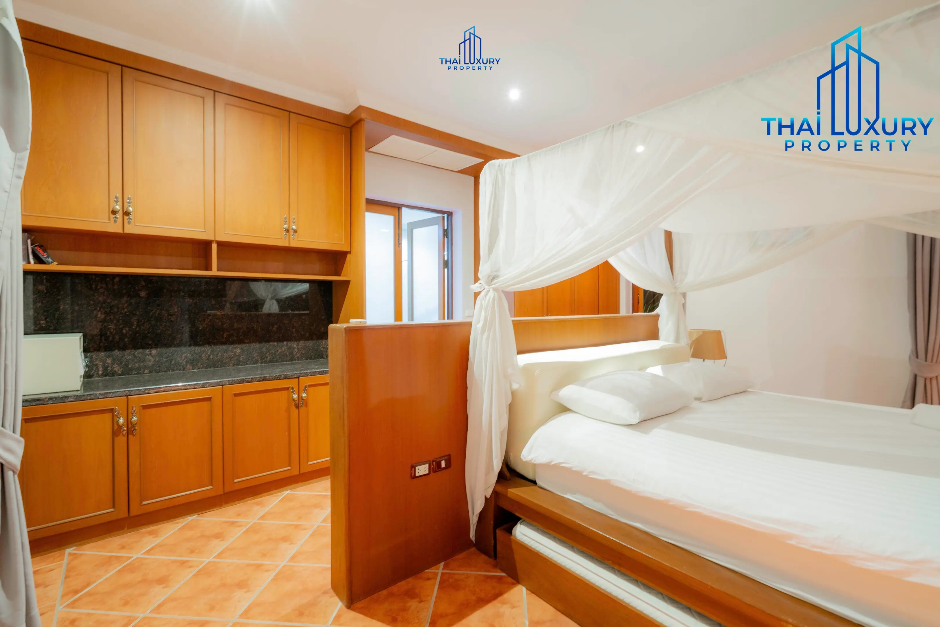 Very Large Luxurious 9 Bedrooms Pool Villa at Palm Hills Golf Course Hua Hin – Cha-Am