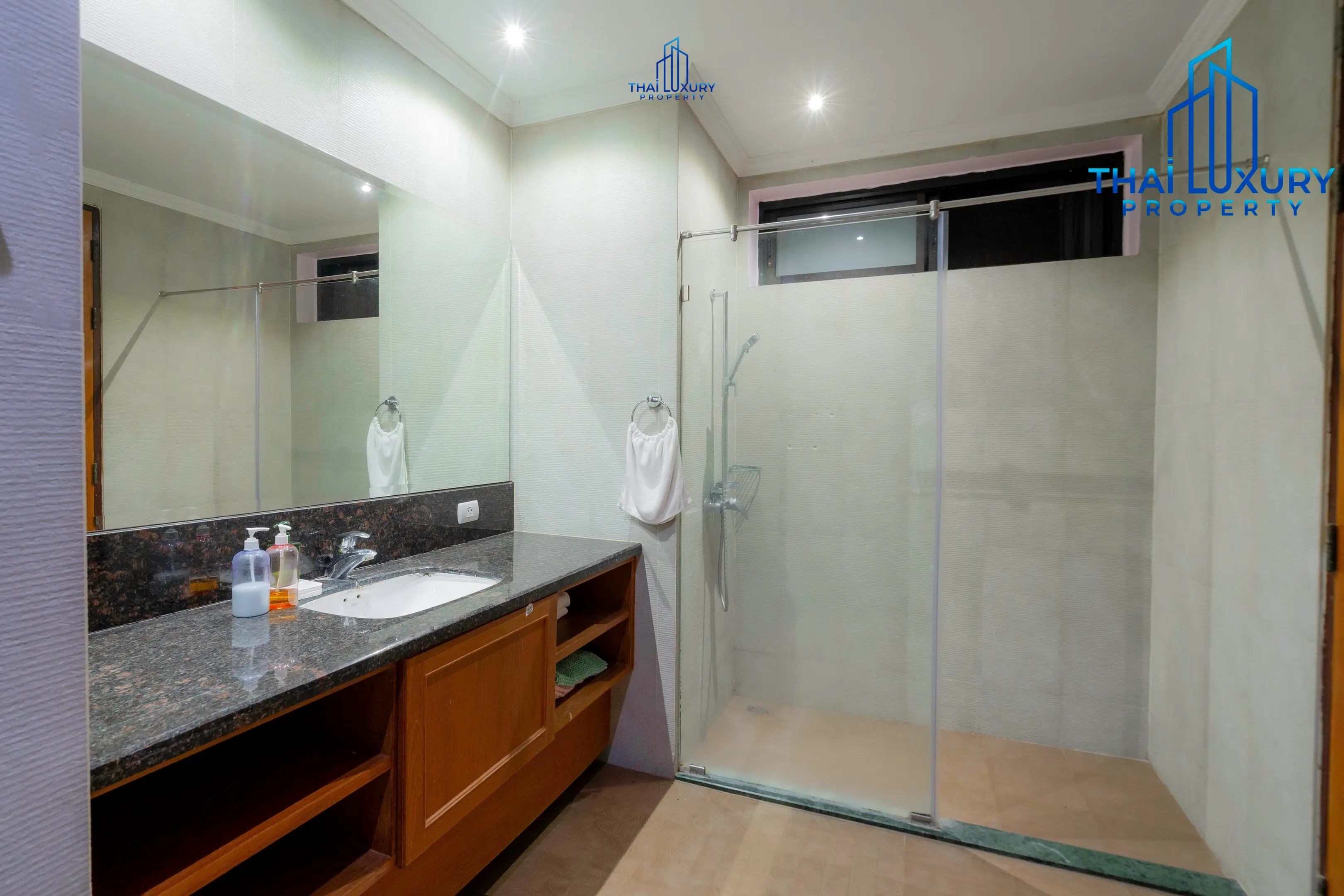 Very Large Luxurious 9 Bedrooms Pool Villa at Palm Hills Golf Course Hua Hin – Cha-Am