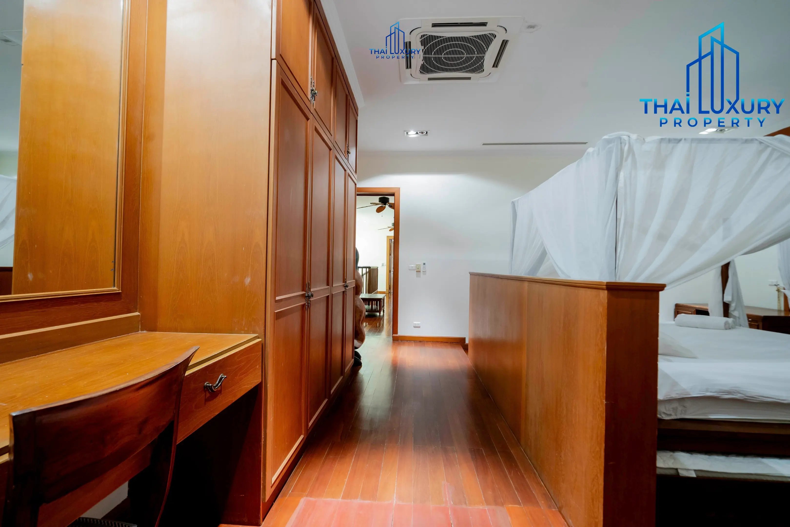Very Large Luxurious 9 Bedrooms Pool Villa at Palm Hills Golf Course Hua Hin – Cha-Am