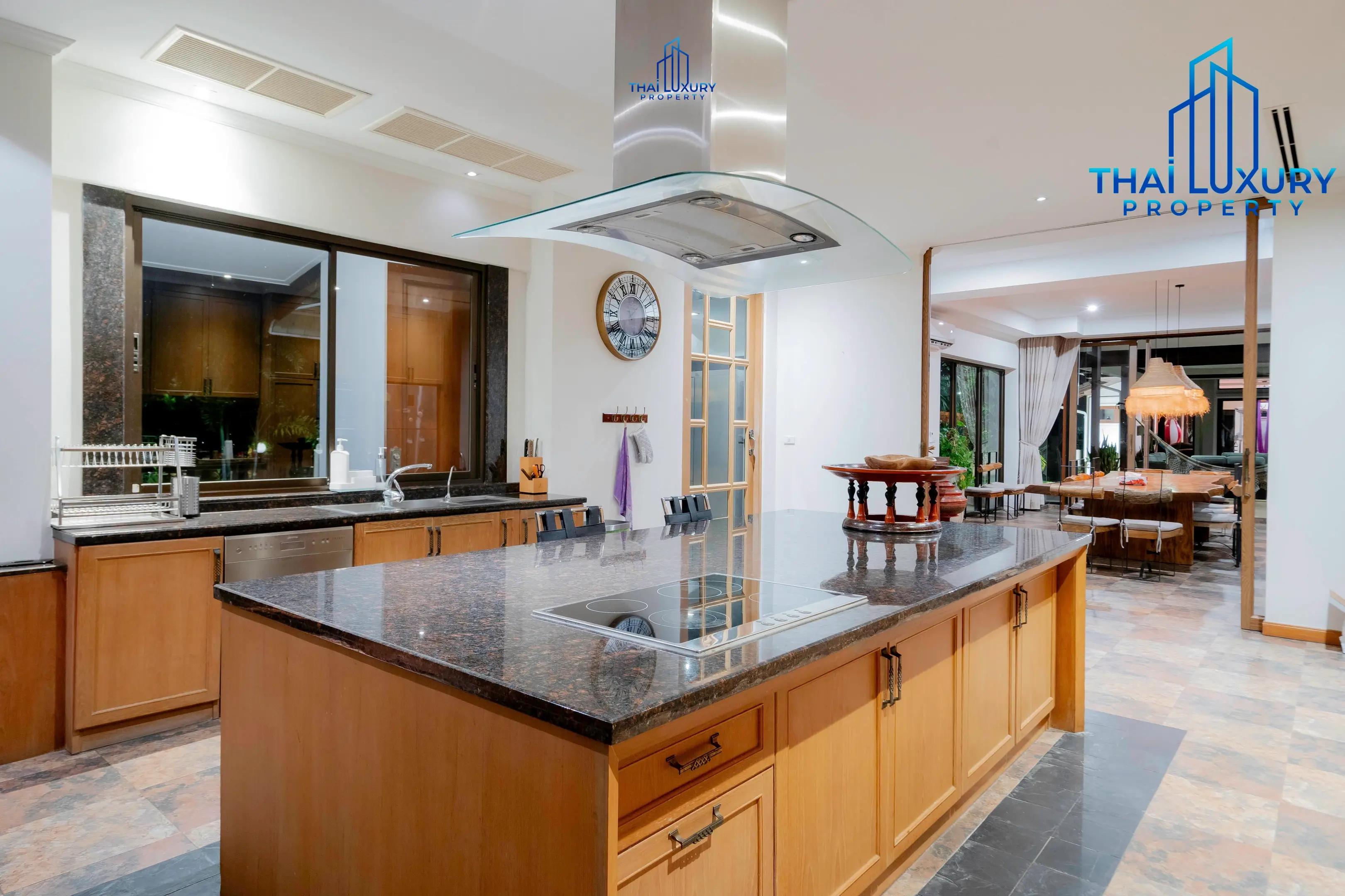Very Large Luxurious 9 Bedrooms Pool Villa at Palm Hills Golf Course Hua Hin – Cha-Am