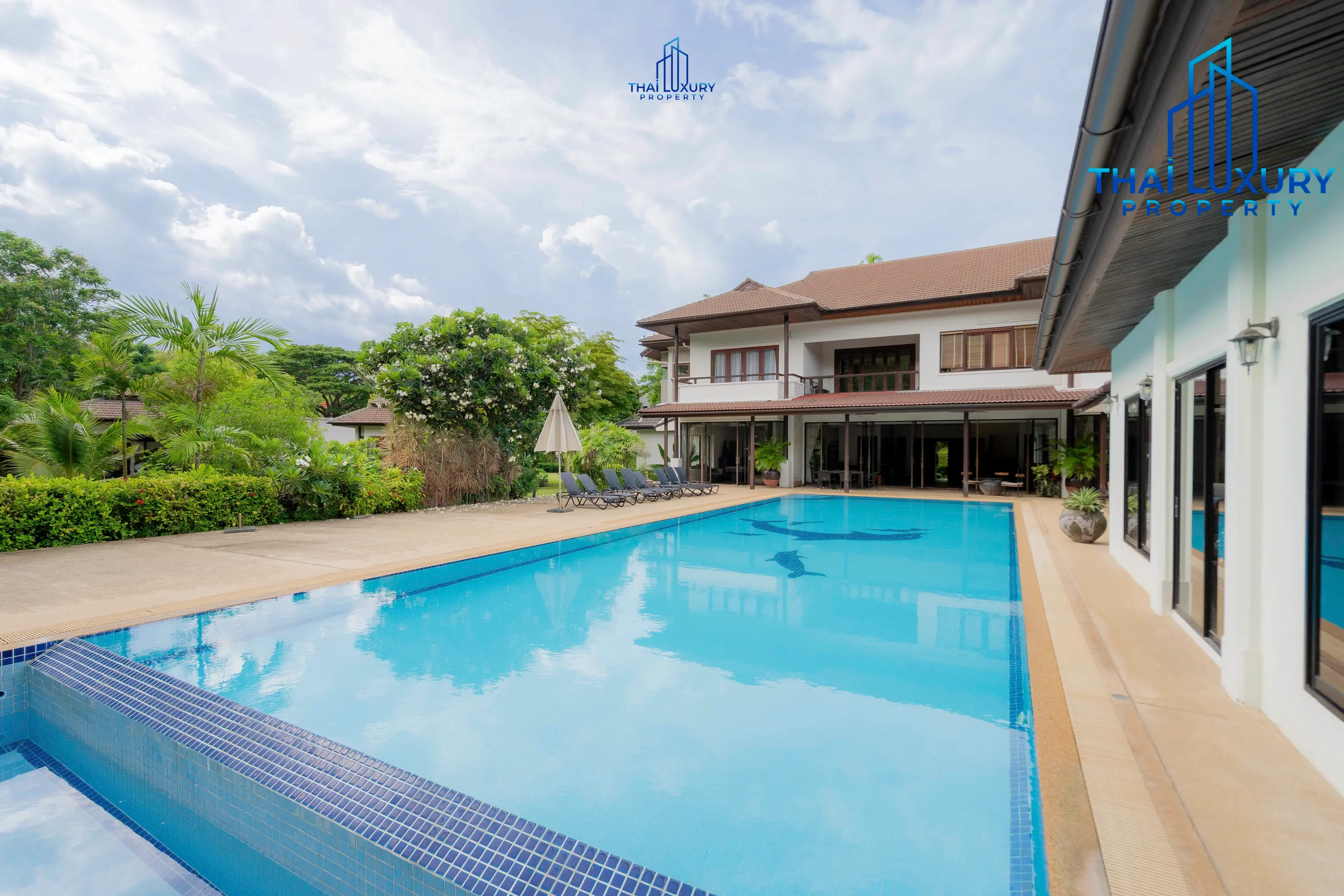 Very Large Luxurious 9 Bedrooms Pool Villa at Palm Hills Golf Course Hua Hin – Cha-Am