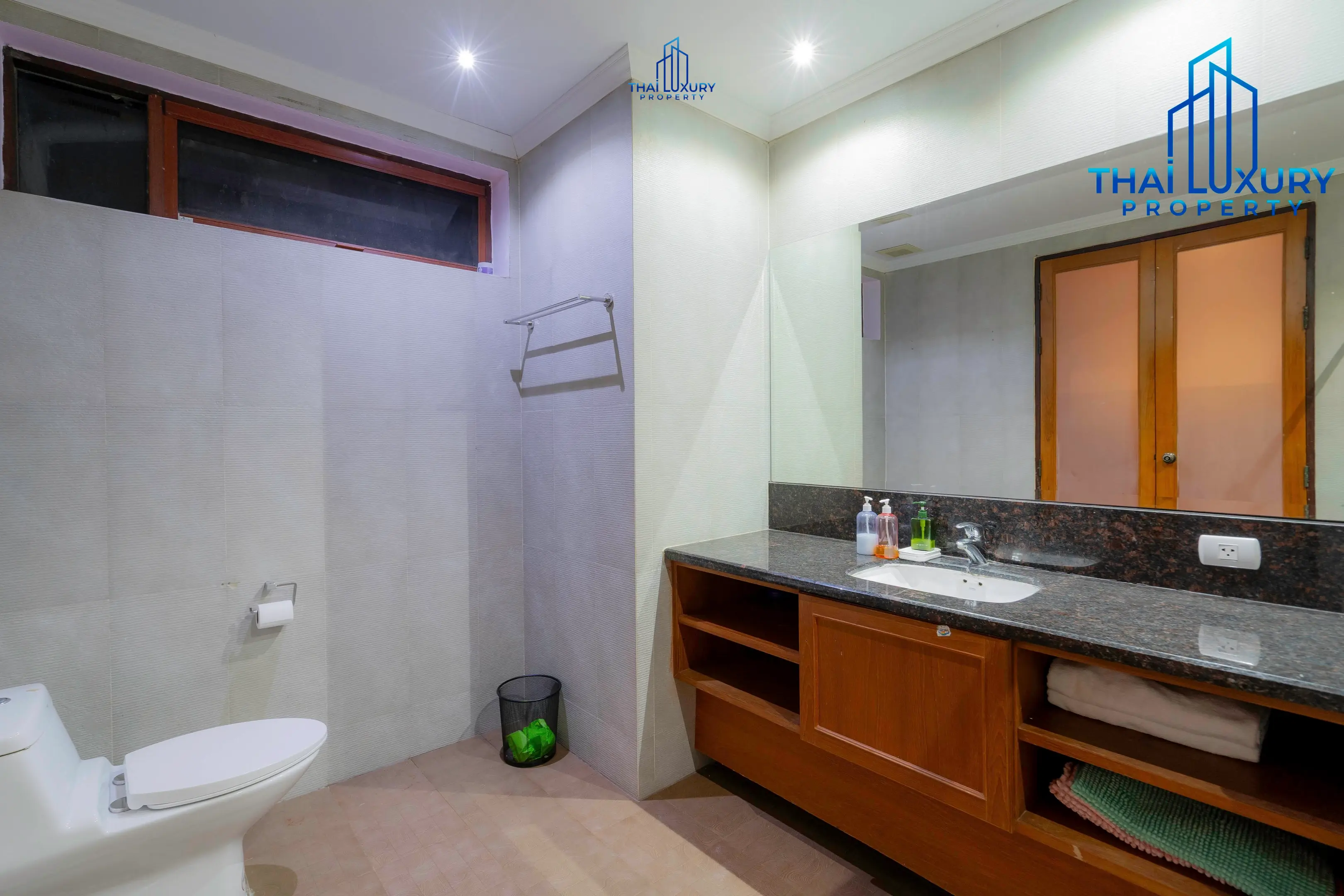 Very Large Luxurious 9 Bedrooms Pool Villa at Palm Hills Golf Course Hua Hin – Cha-Am