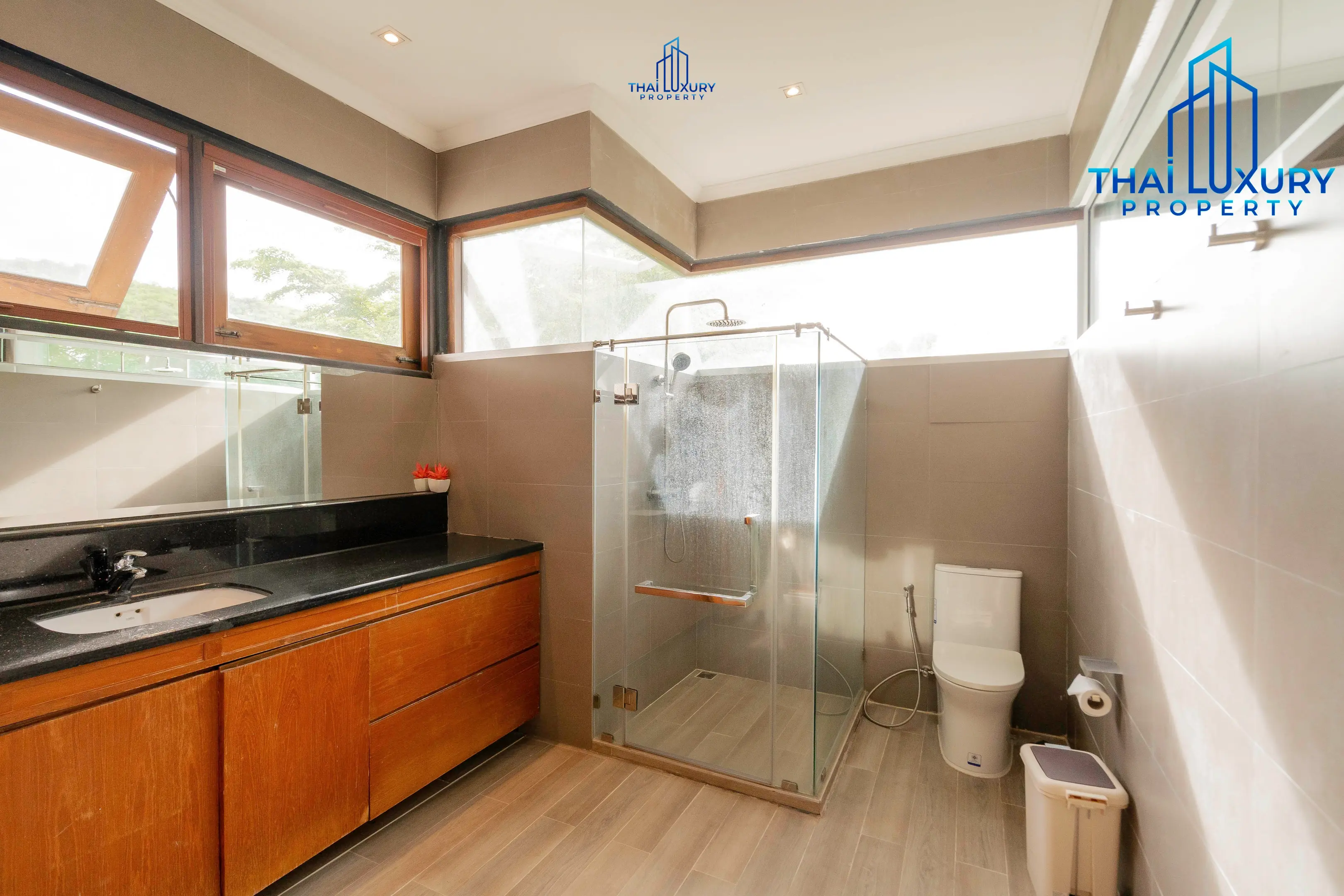 Very Large Luxurious 9 Bedrooms Pool Villa at Palm Hills Golf Course Hua Hin – Cha-Am