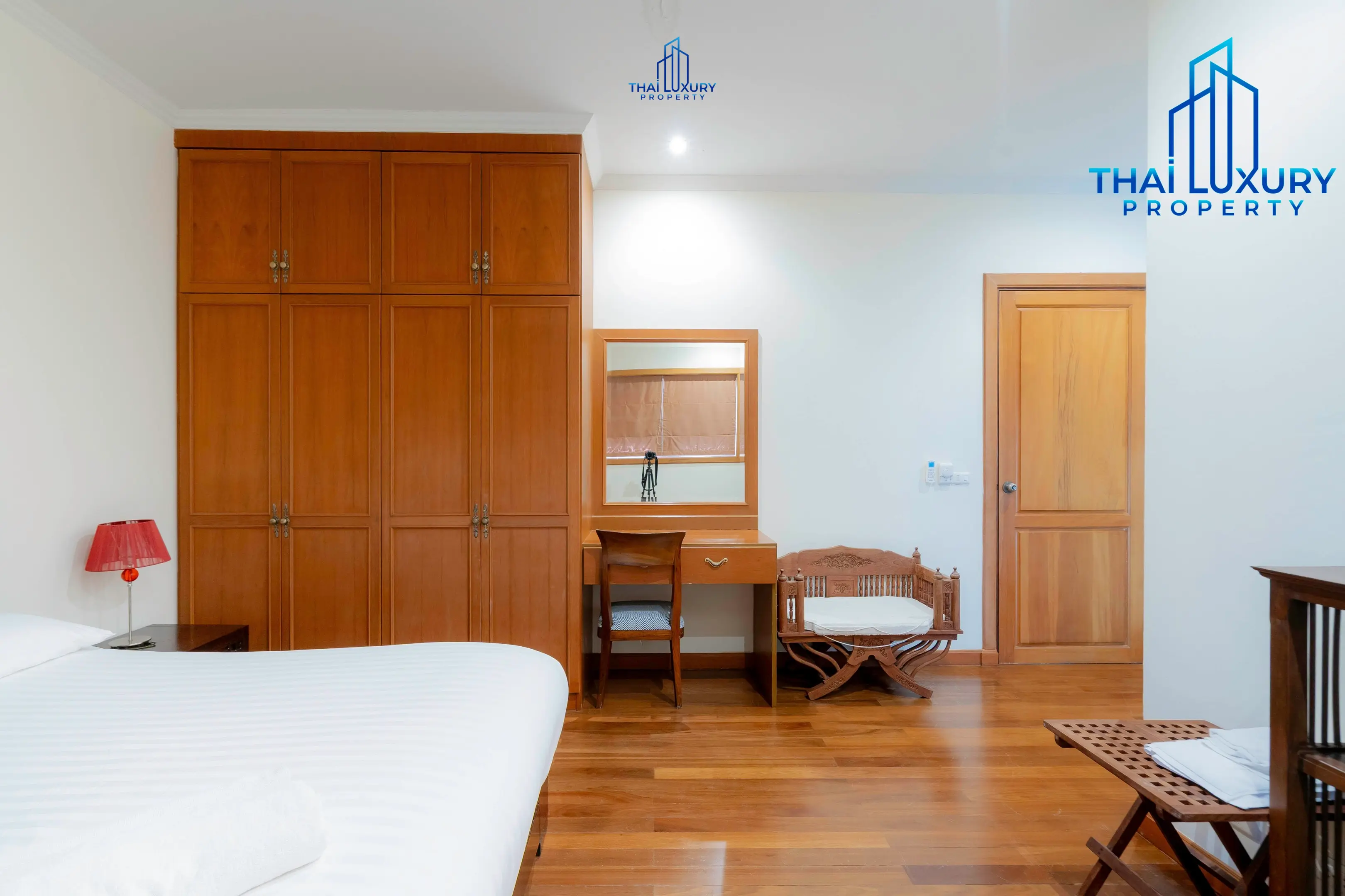 Very Large Luxurious 9 Bedrooms Pool Villa at Palm Hills Golf Course Hua Hin – Cha-Am